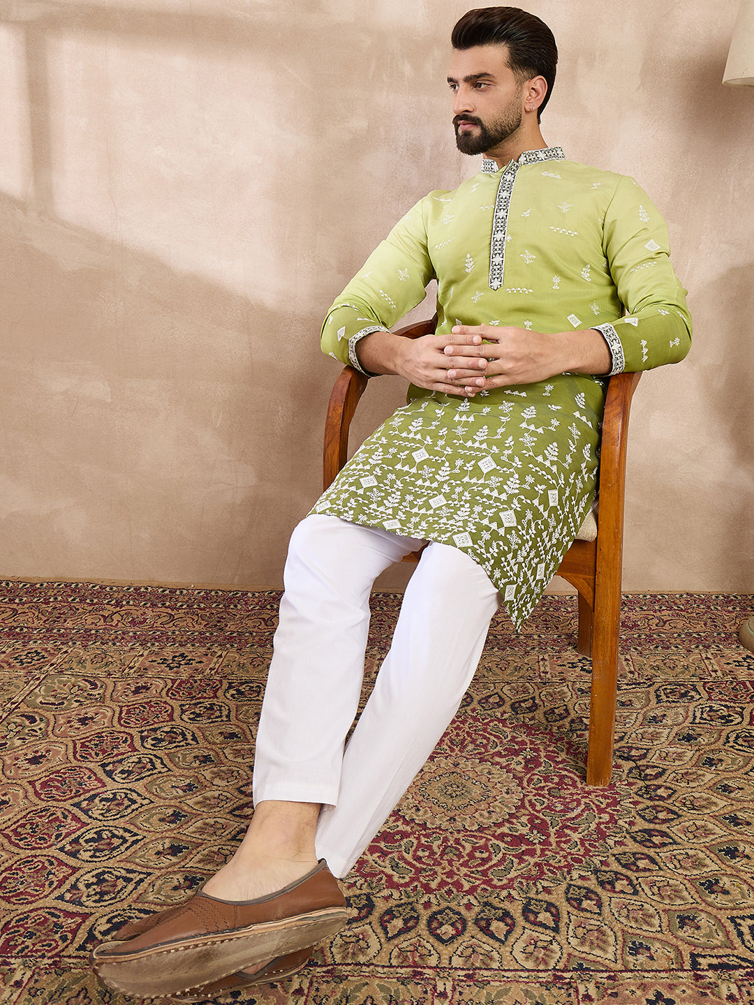 Ethnic Bay Men Green Silk Blend Ethnic Motifs Embroidered Straight Kurta