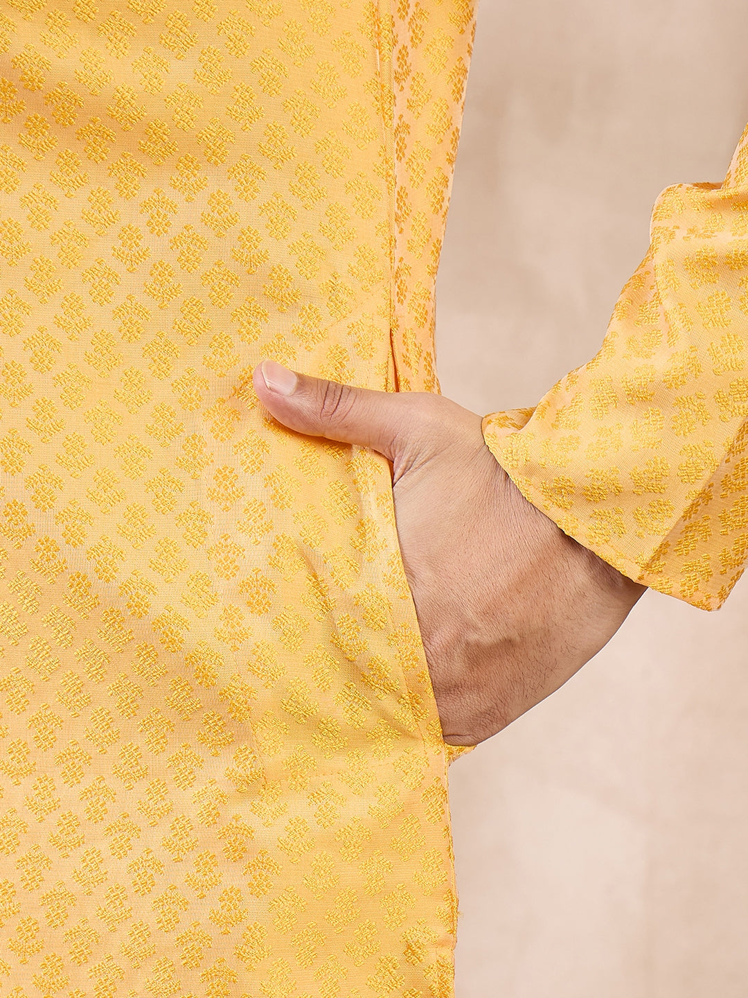 Ethnic Bay Men Yellow Silk Blend Solid Embroidered Straight Kurta