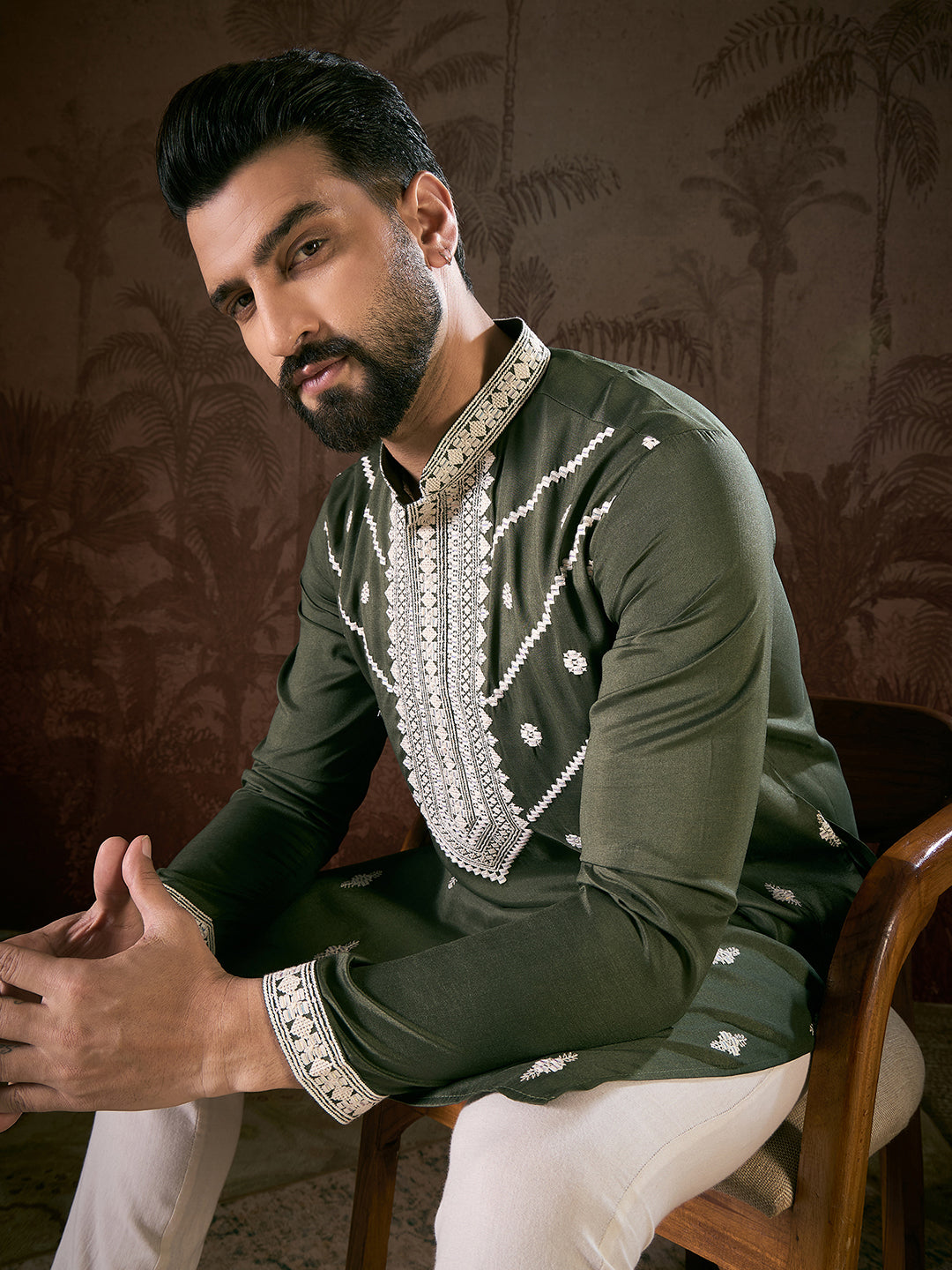 Ethnic Bay Men Green Silk Blend Solid Embroidered Straight Kurta