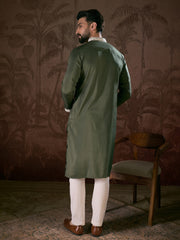 Ethnic Bay Men Green Silk Blend Solid Embroidered Straight Kurta-MKU1882