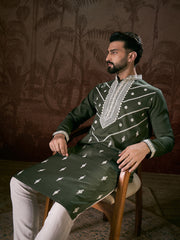 Ethnic Bay Men Green Silk Blend Solid Embroidered Straight Kurta-MKU1882