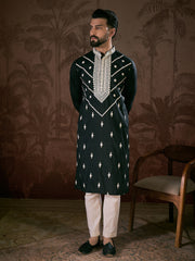 Ethnic Bay Men Black Silk Blend Solid Embroidered Straight Kurta-MKU1886