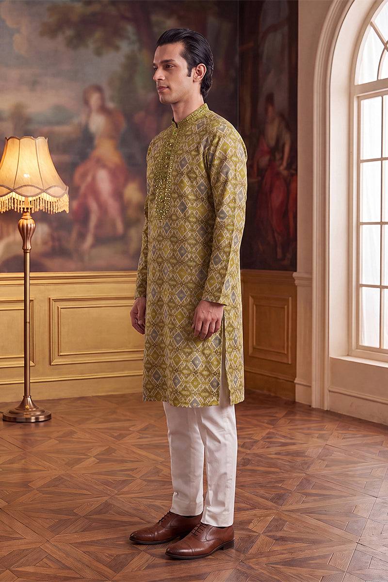 Green Silk Blend Ethnic Motifs Ikat Printed Kurta With Trouser MKSET1894
