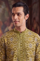 Green Silk Blend Ethnic Motifs Ikat Printed Kurta With Trouser MKSET1894