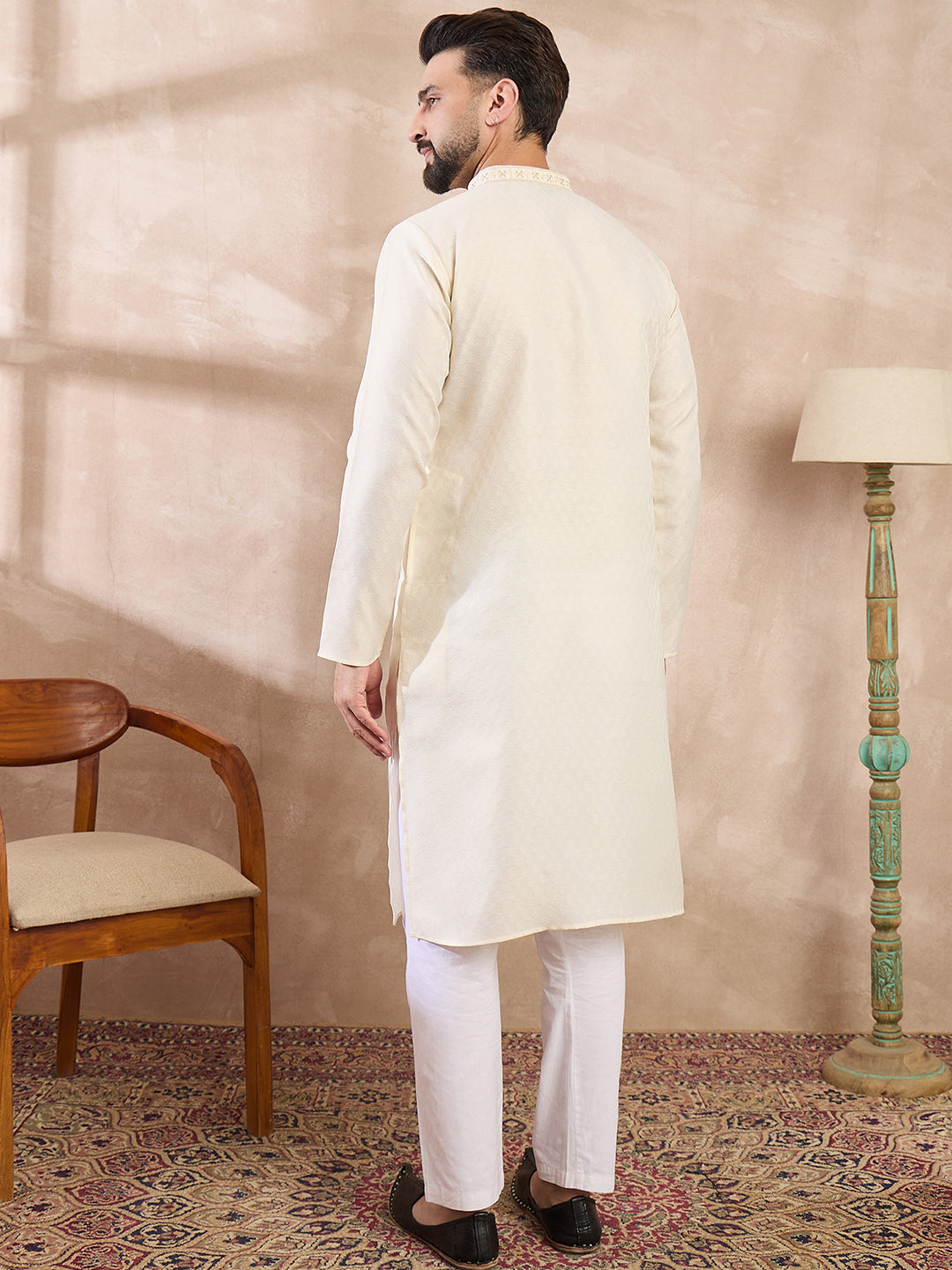 Ethnic Bay Men Off White Silk Blend Solid Woven Design Straight Kurta