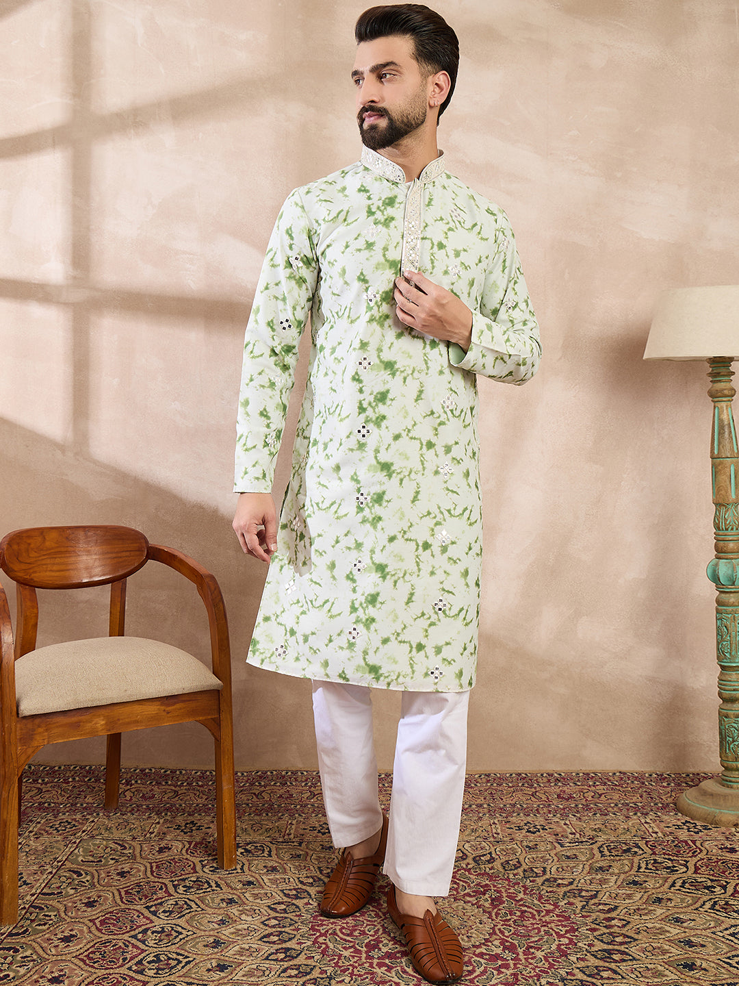 Ethnic Bay Men Green Silk Blend Solid Embroidered Straight Kurta