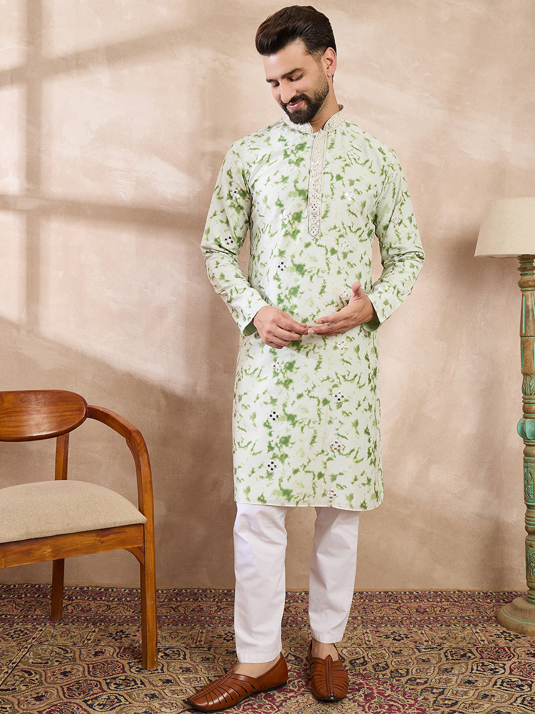 Ethnic Bay Men Green Silk Blend Solid Embroidered Straight Kurta