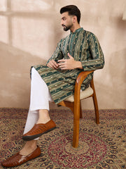 Ethnic Bay Men Green Silk Blend Abstract Printed Straight Kurta-MKU2007