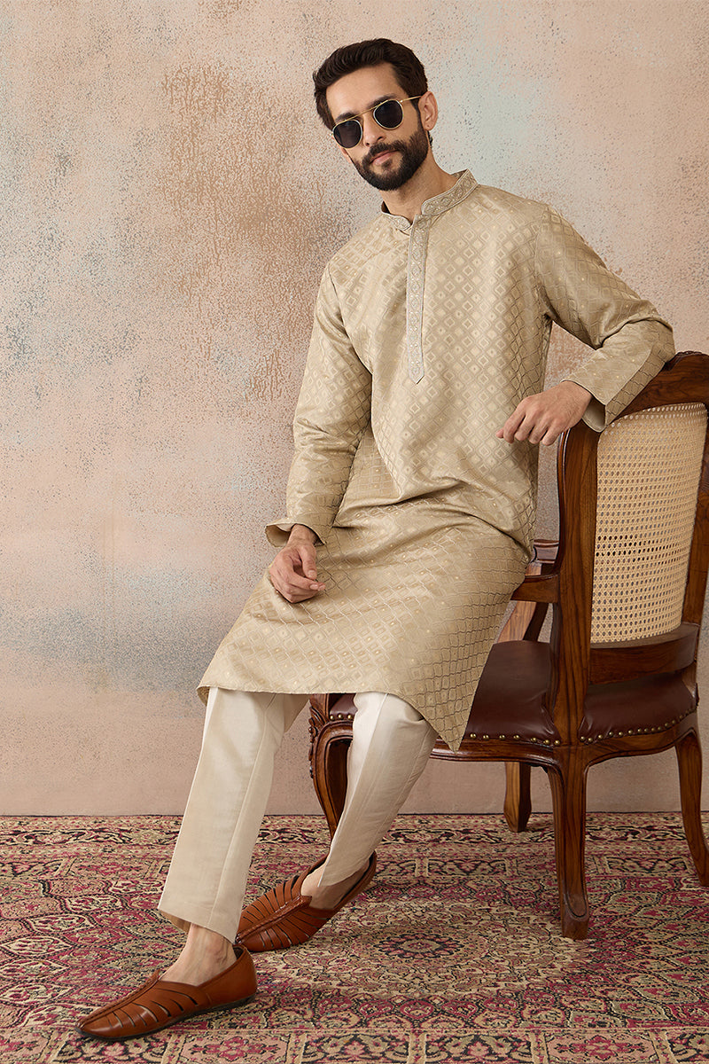 Olive Jacquard Ethnic Motifs Embroidered Kurta MKU2322