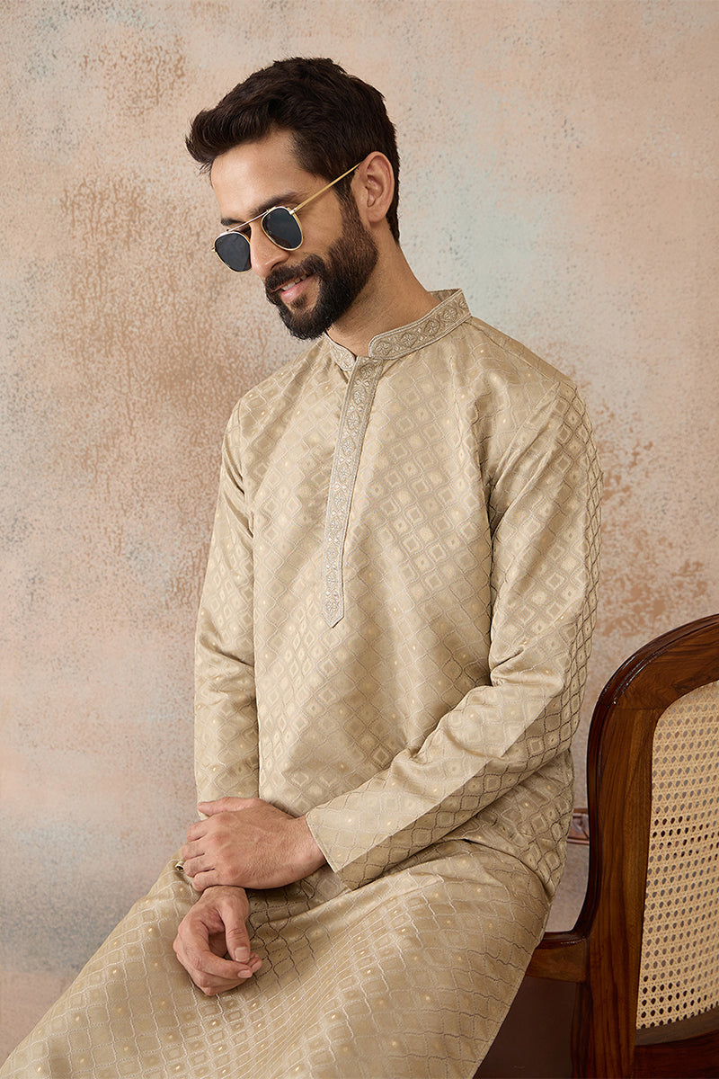 Olive Jacquard Ethnic Motifs Embroidered Kurta With Trouser MKSET2322