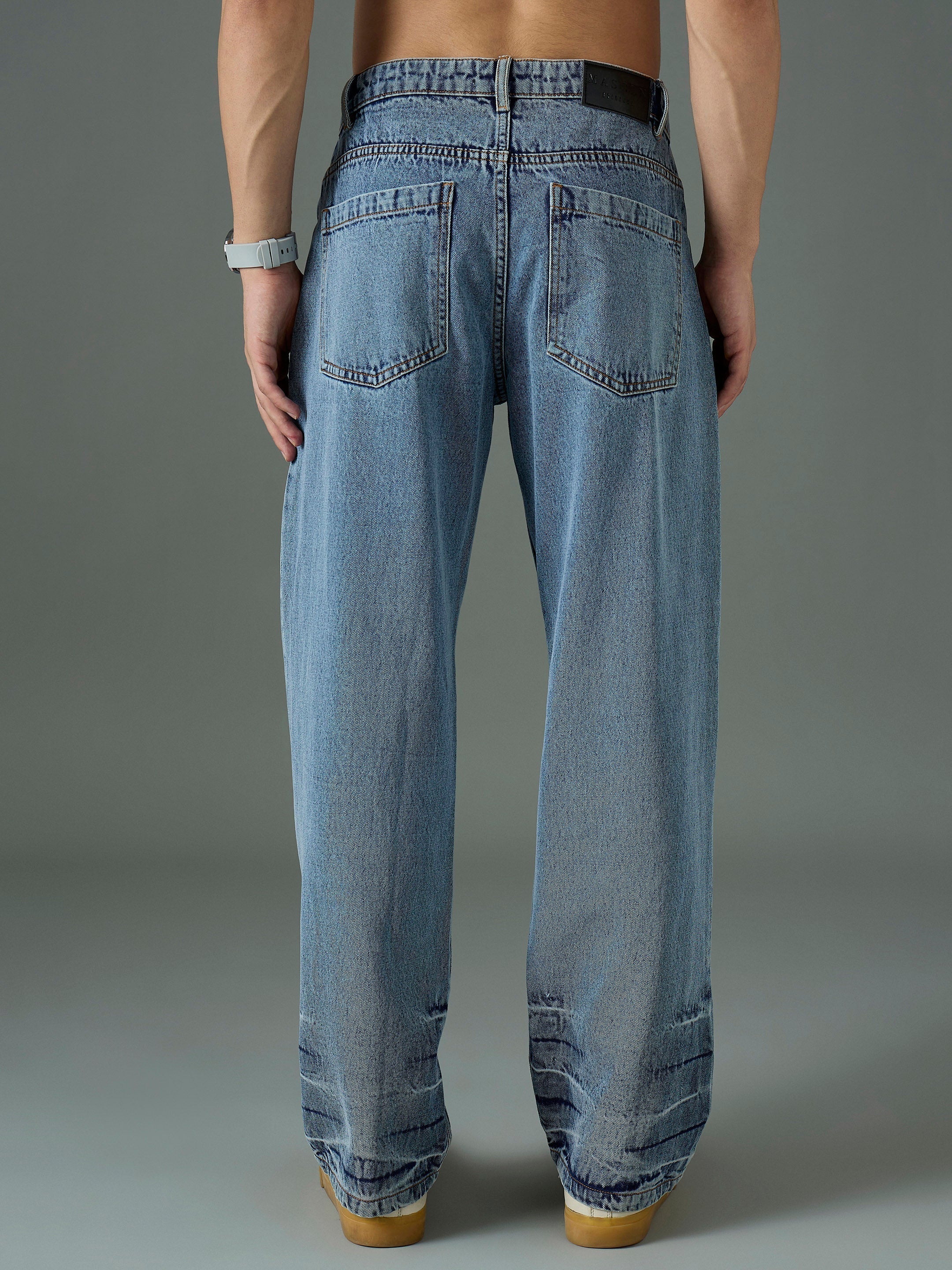 Men Light Blue Wash Relax Fit Basic Jeans-MSJEAN0846