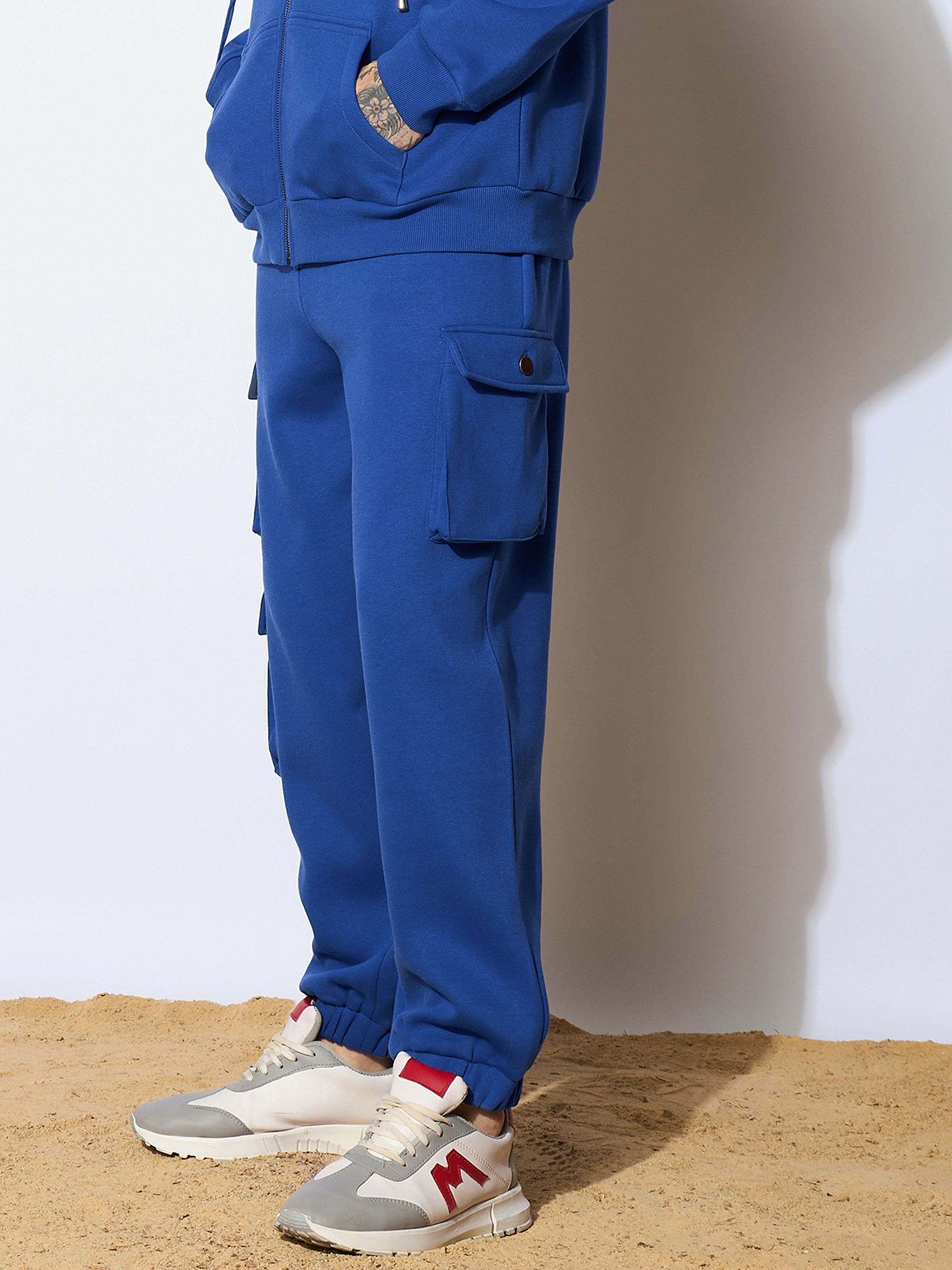 Men Blue Utility Pockets Oversized Joggers-MSPANT50910