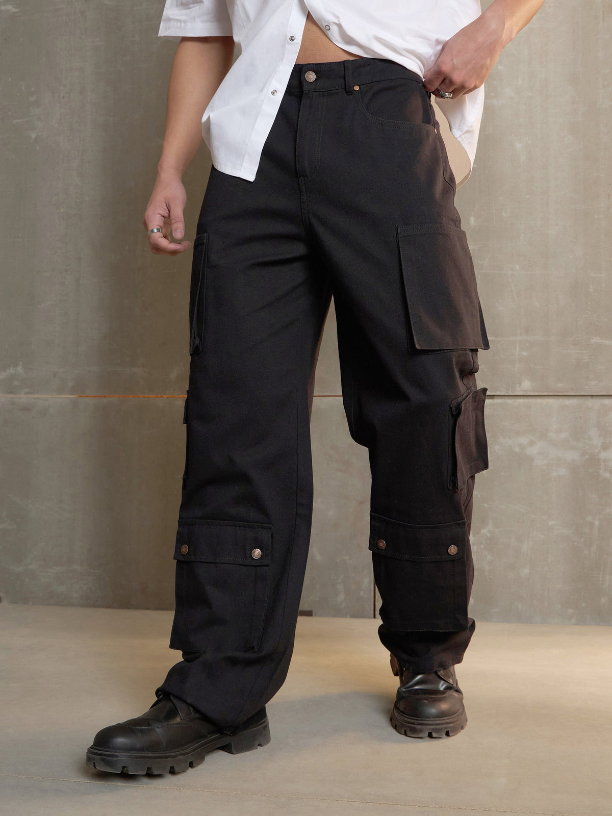 Men Black Twill Utility Pockets Wide Leg Cargo Pants-MSPANT51107