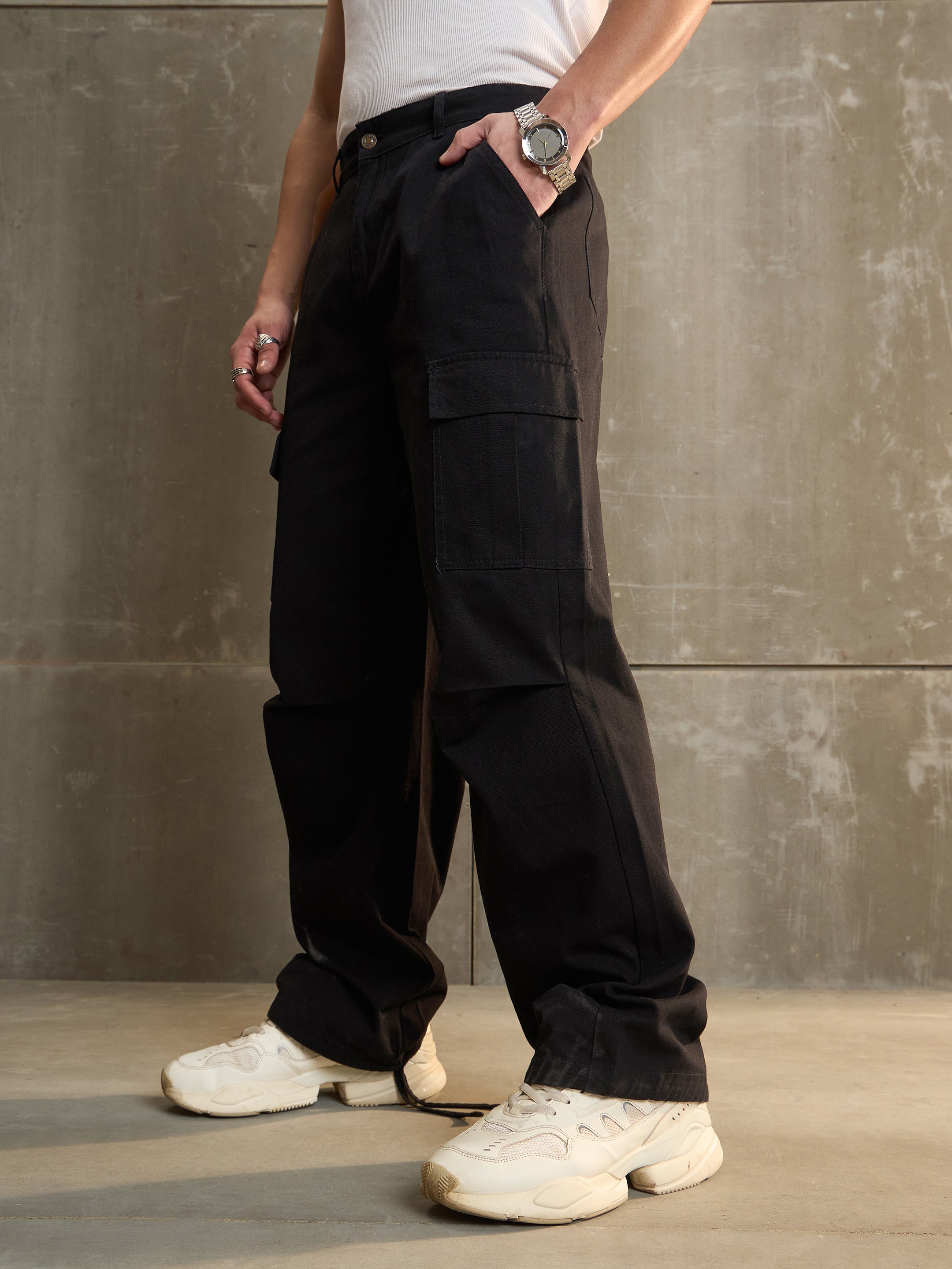 Men Black Twill Facing Detail Wide Leg Cargo Pants-MSPANT51110