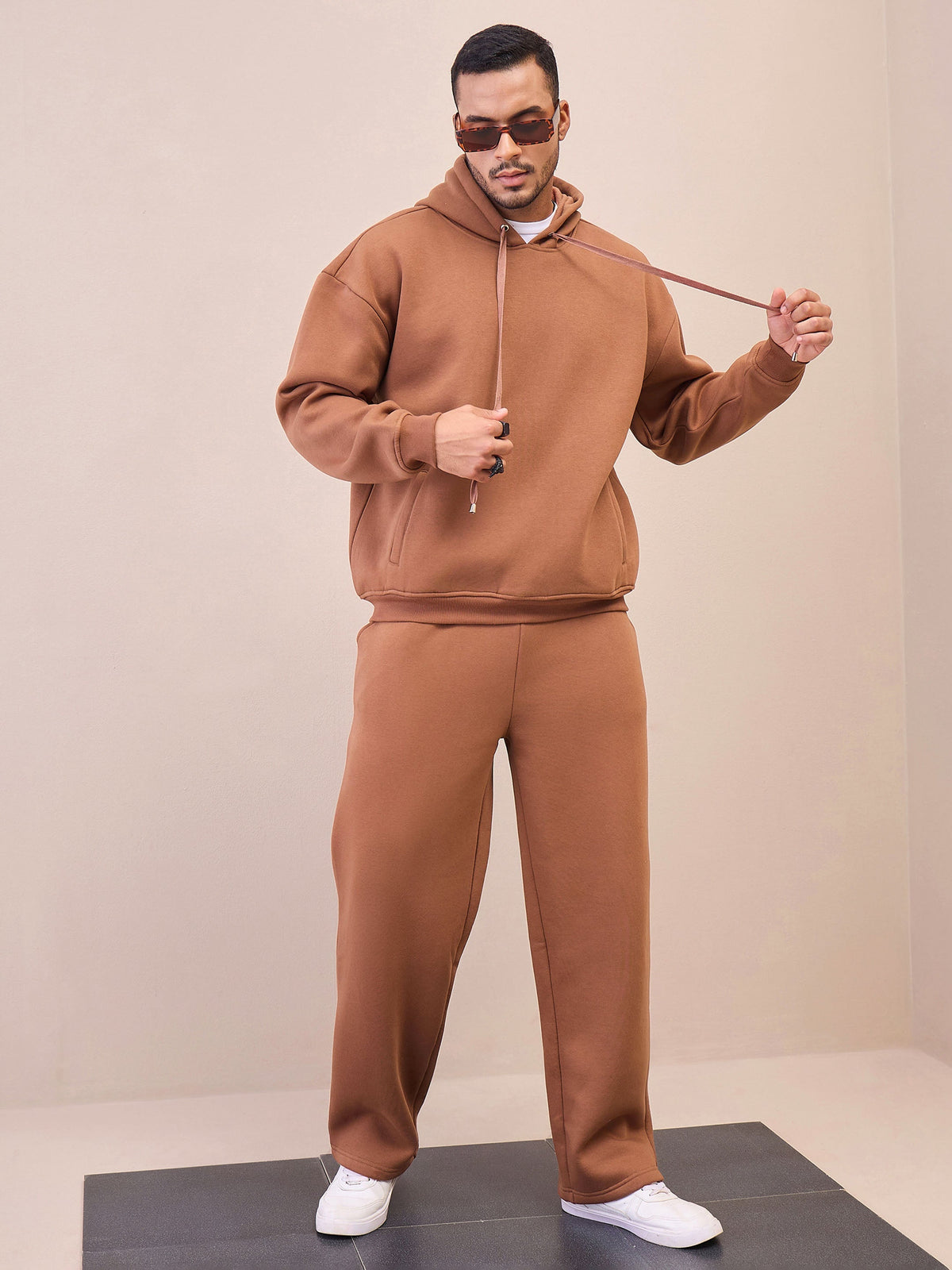 Men Brown Oversize Hoodie With Sweatpants-MSSWSH70246_MSPANT51025