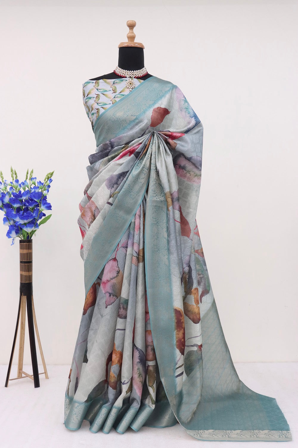 Handloom Silk Blue Pashmina Digital Print Saree With Unstiched Blouse Piece