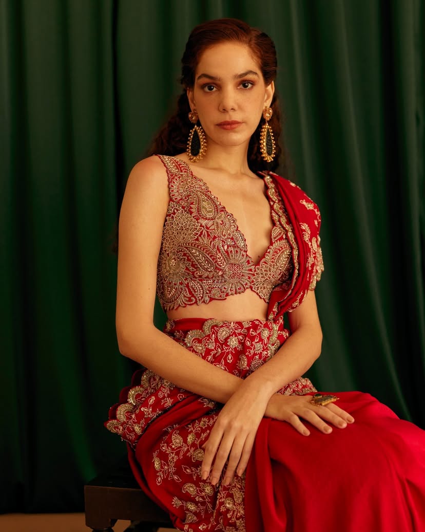 Embroidery Maroon Saree With Unstiched Blouse Piece