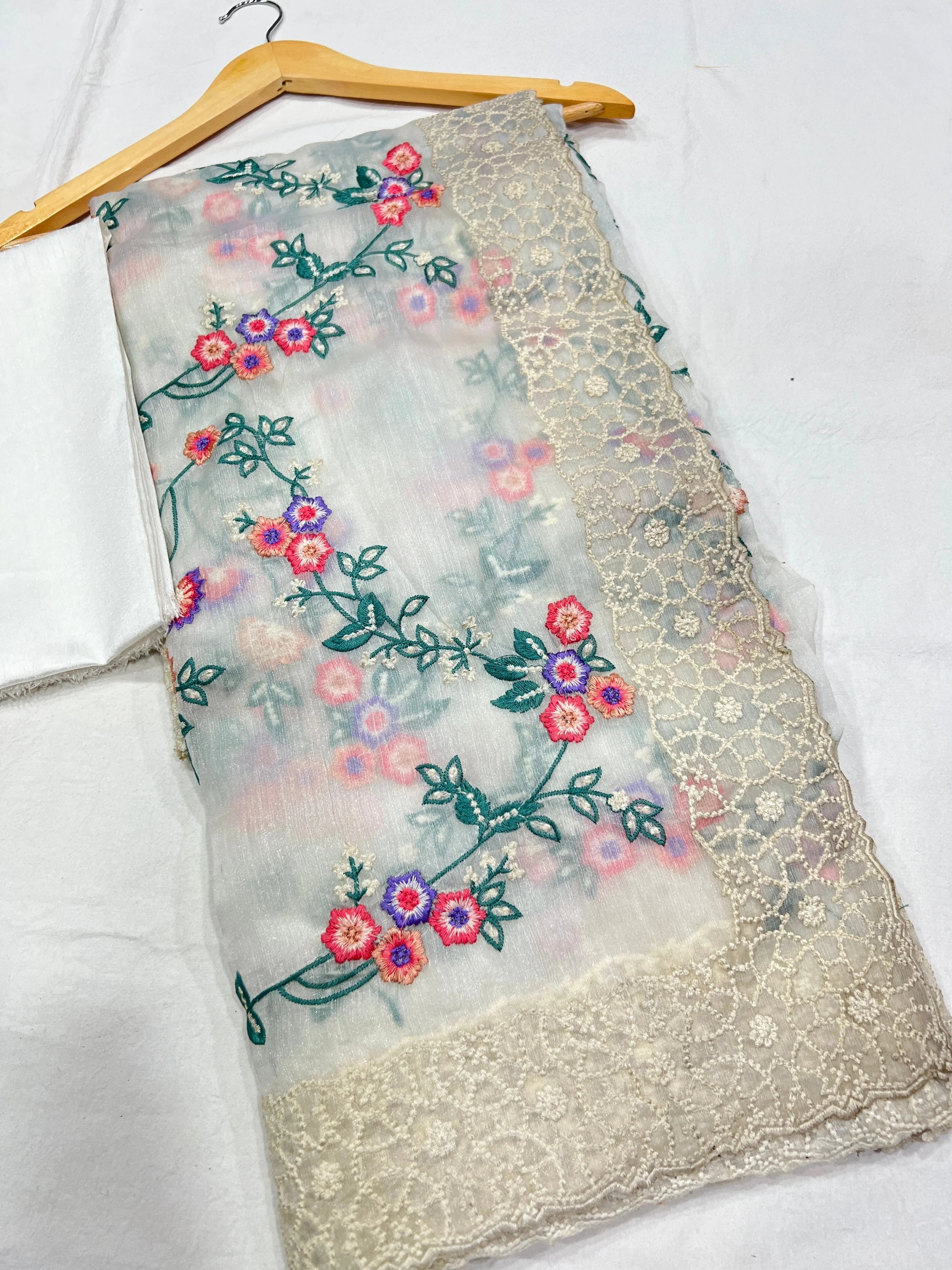 Embroidery White Saree With Unstiched Blouse Piece