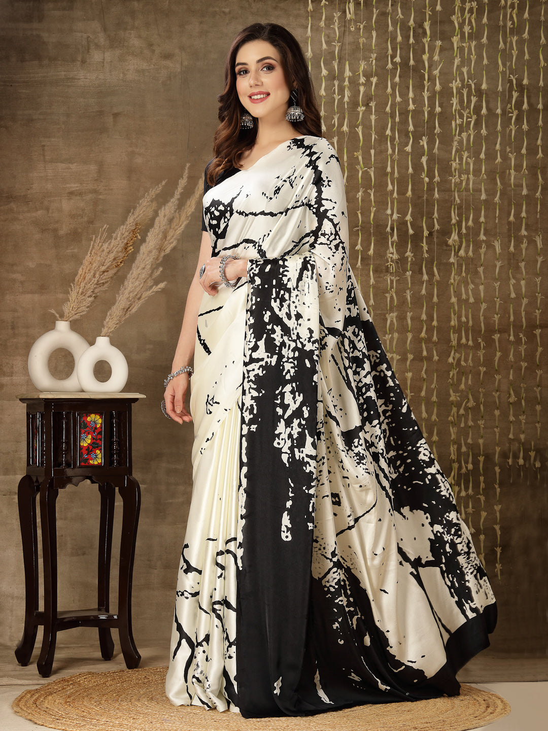 Women's Tie & Dye Print Satin Saree (Offwhiteshakira) | DesiQlo