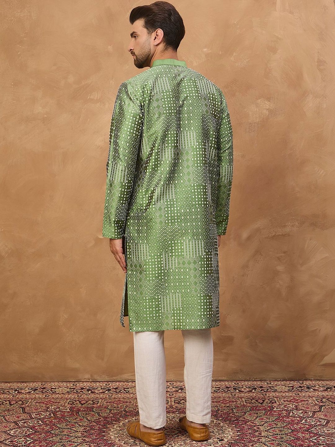Ethnic Bay Men Green Silk Blend Geometric Printed Straight Kurta With Pant Set-MKSET1530