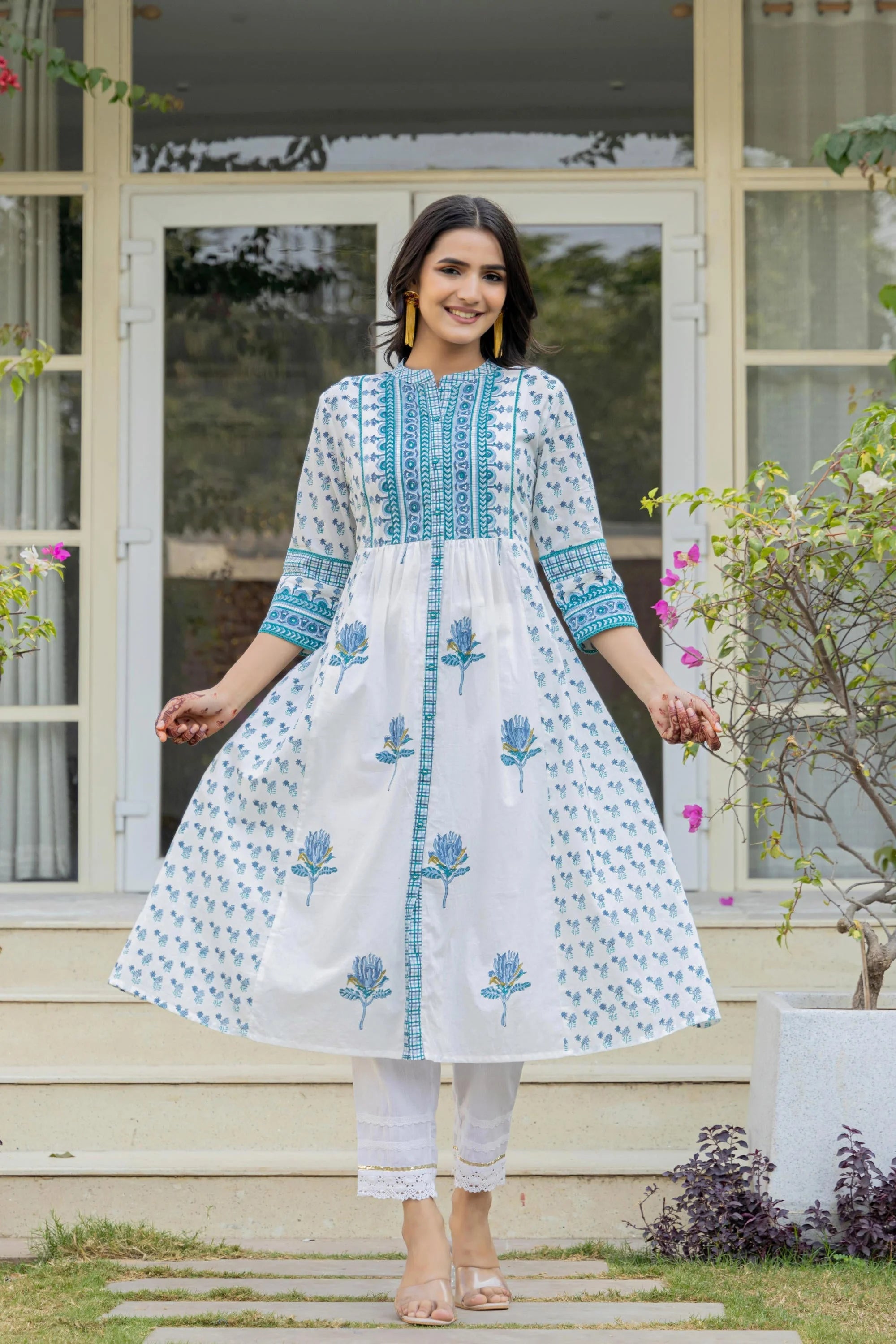 White Floral Kurta | Indian Kurta Ladies, Indian Kurtis