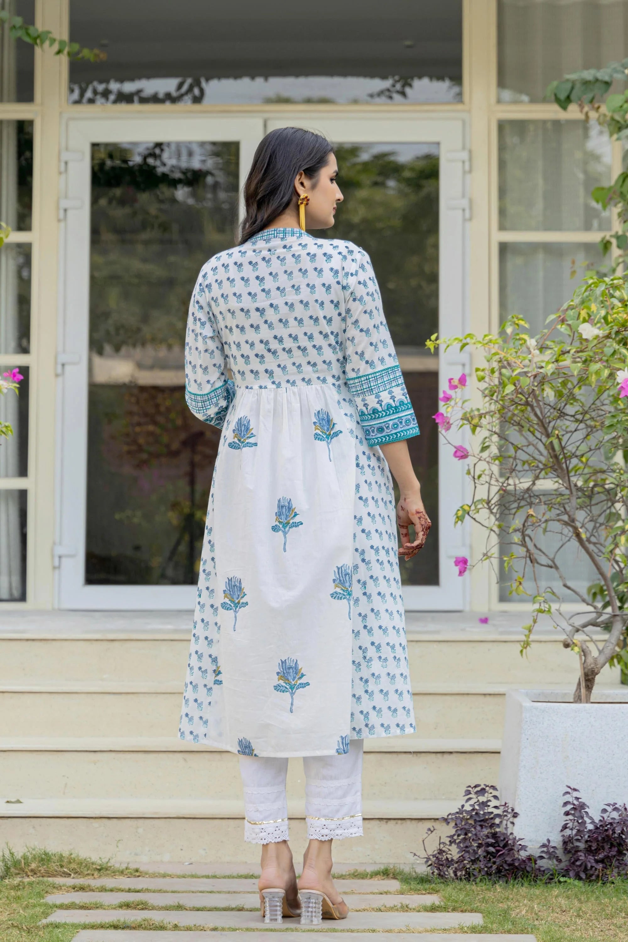 White Floral Kurta | Indian Kurta Ladies, Indian Kurtis
