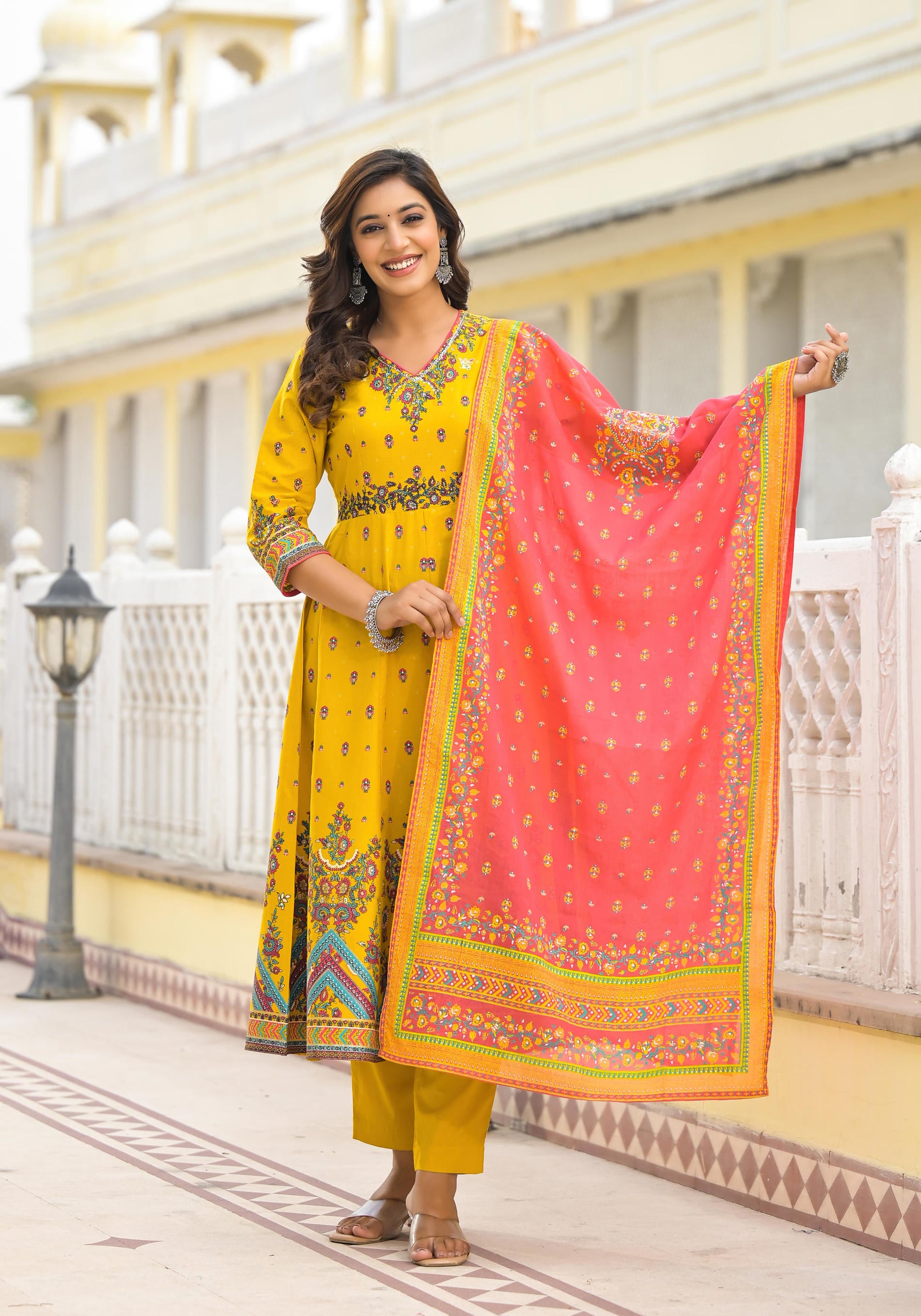 Women Mustard Print Kurta Pant Dupatta