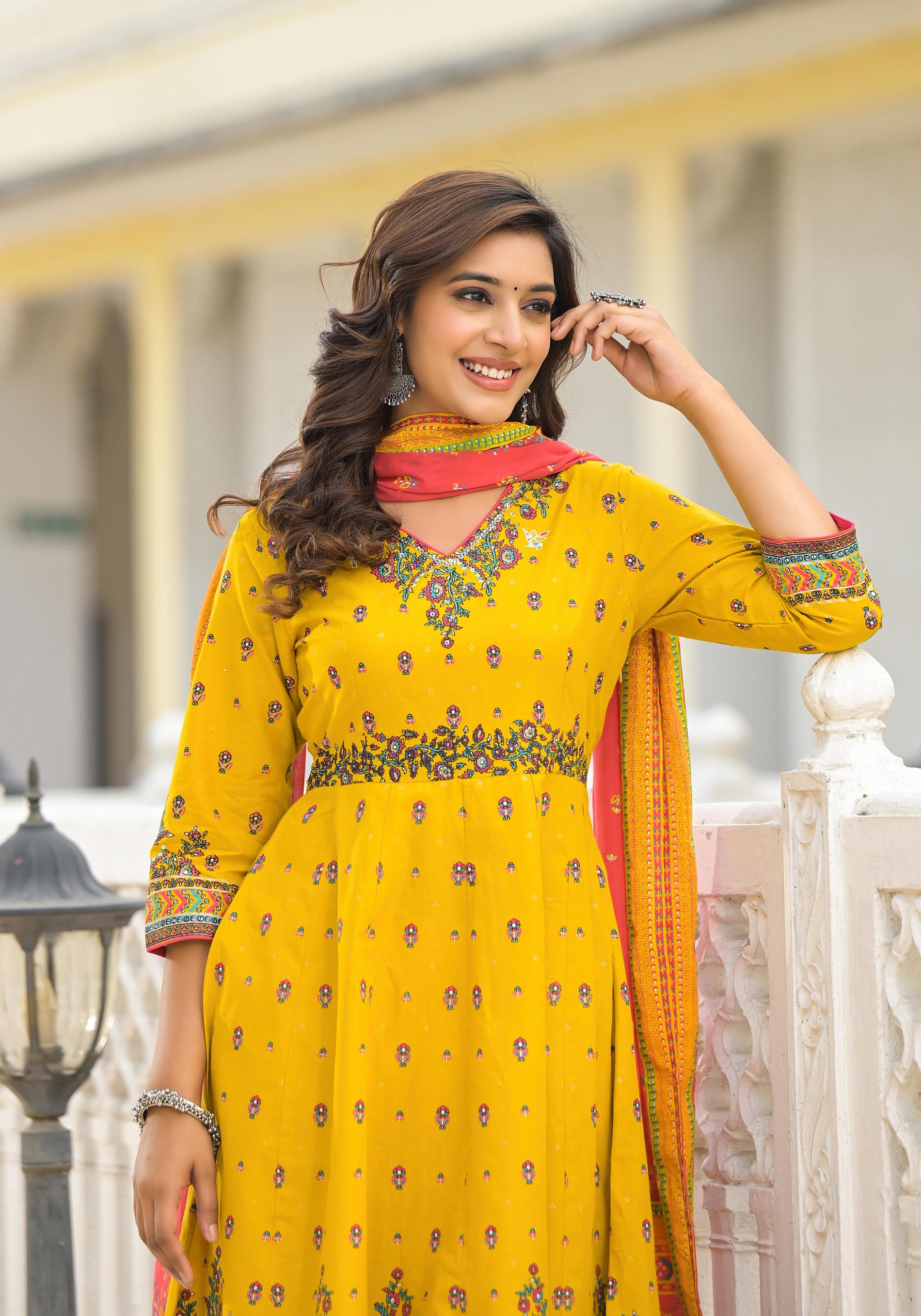Women Mustard Print Kurta Pant Dupatta