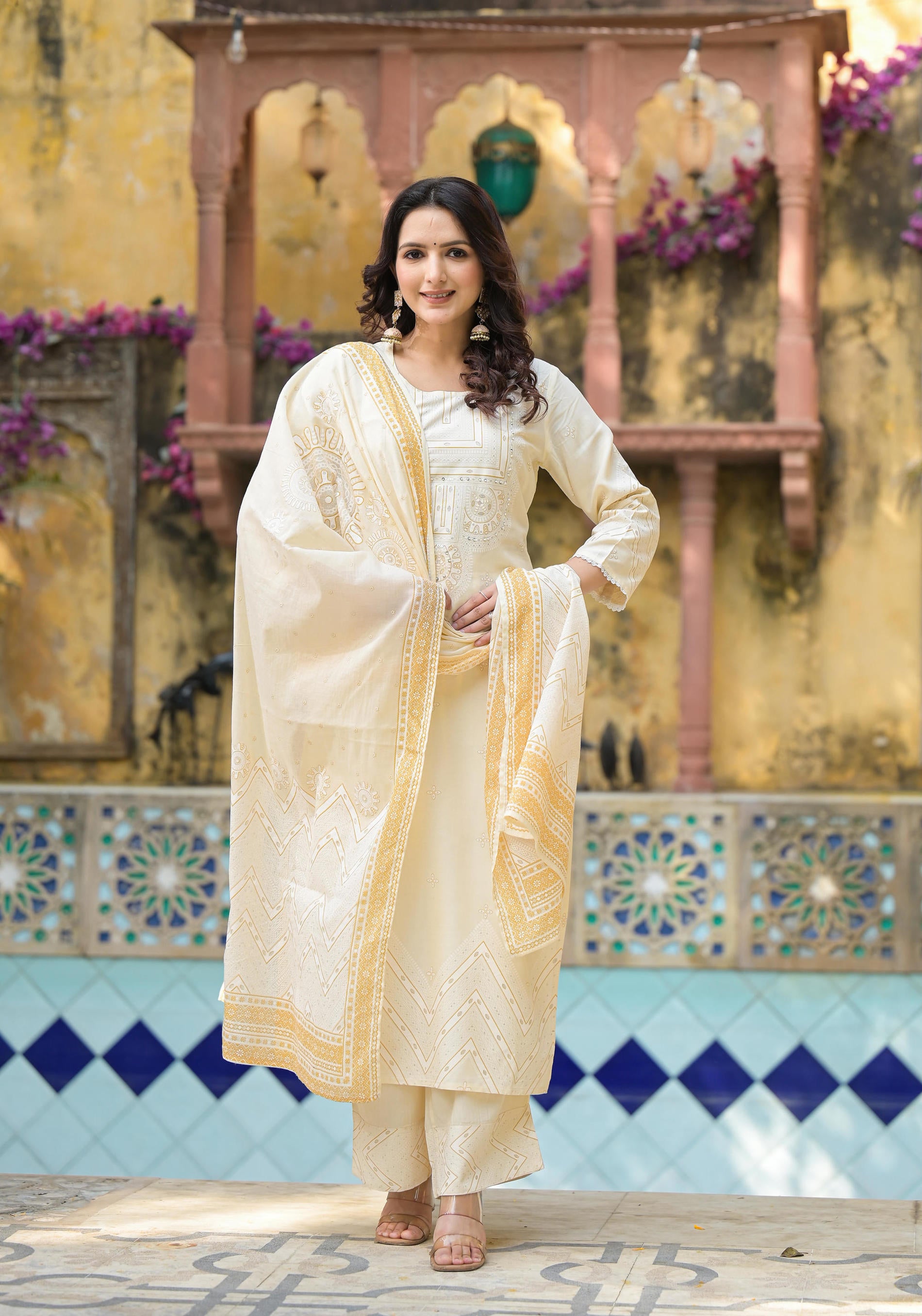 Women White Printed  Kurta Pant Dupatta