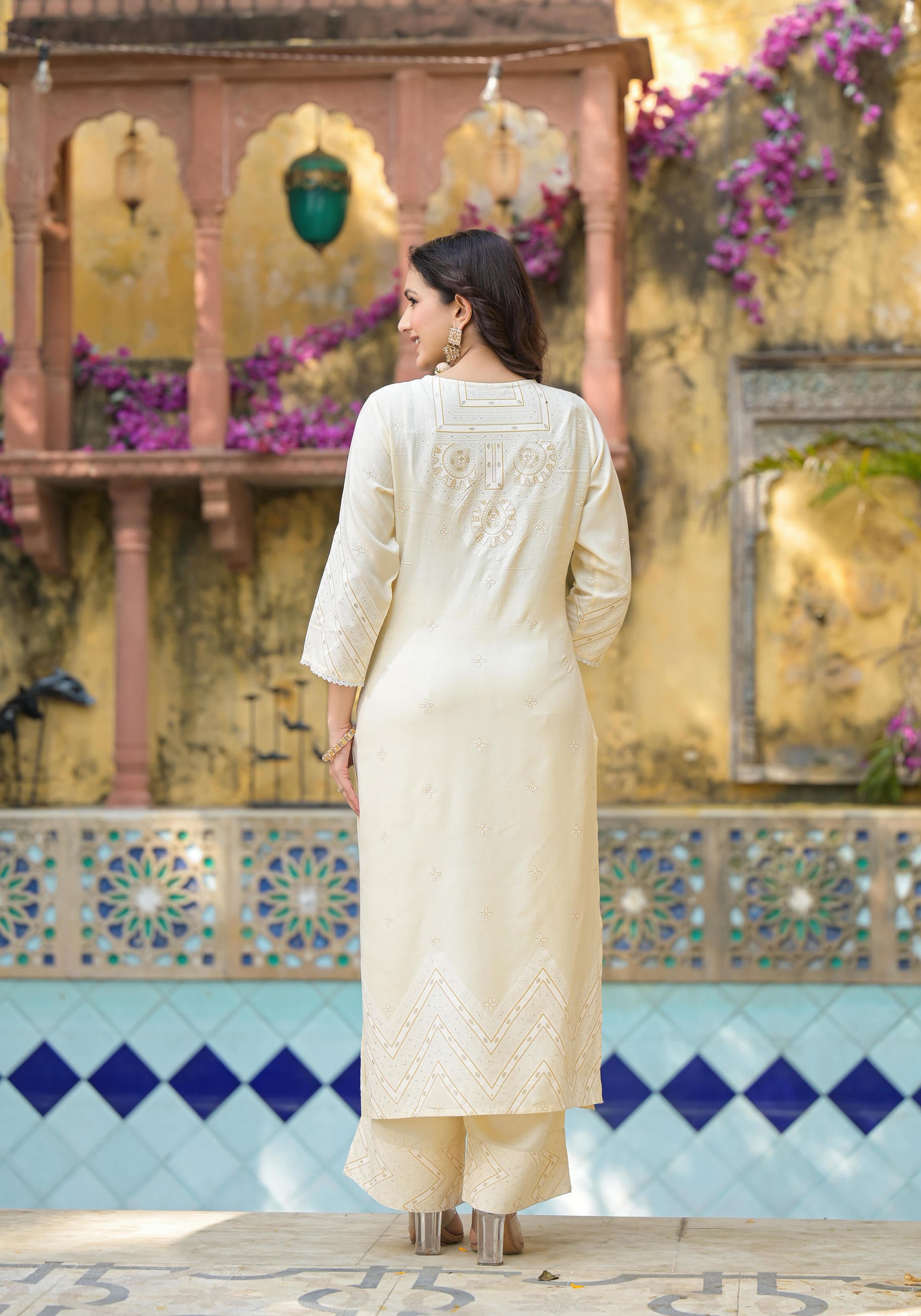 Women White Printed  Kurta Pant Dupatta