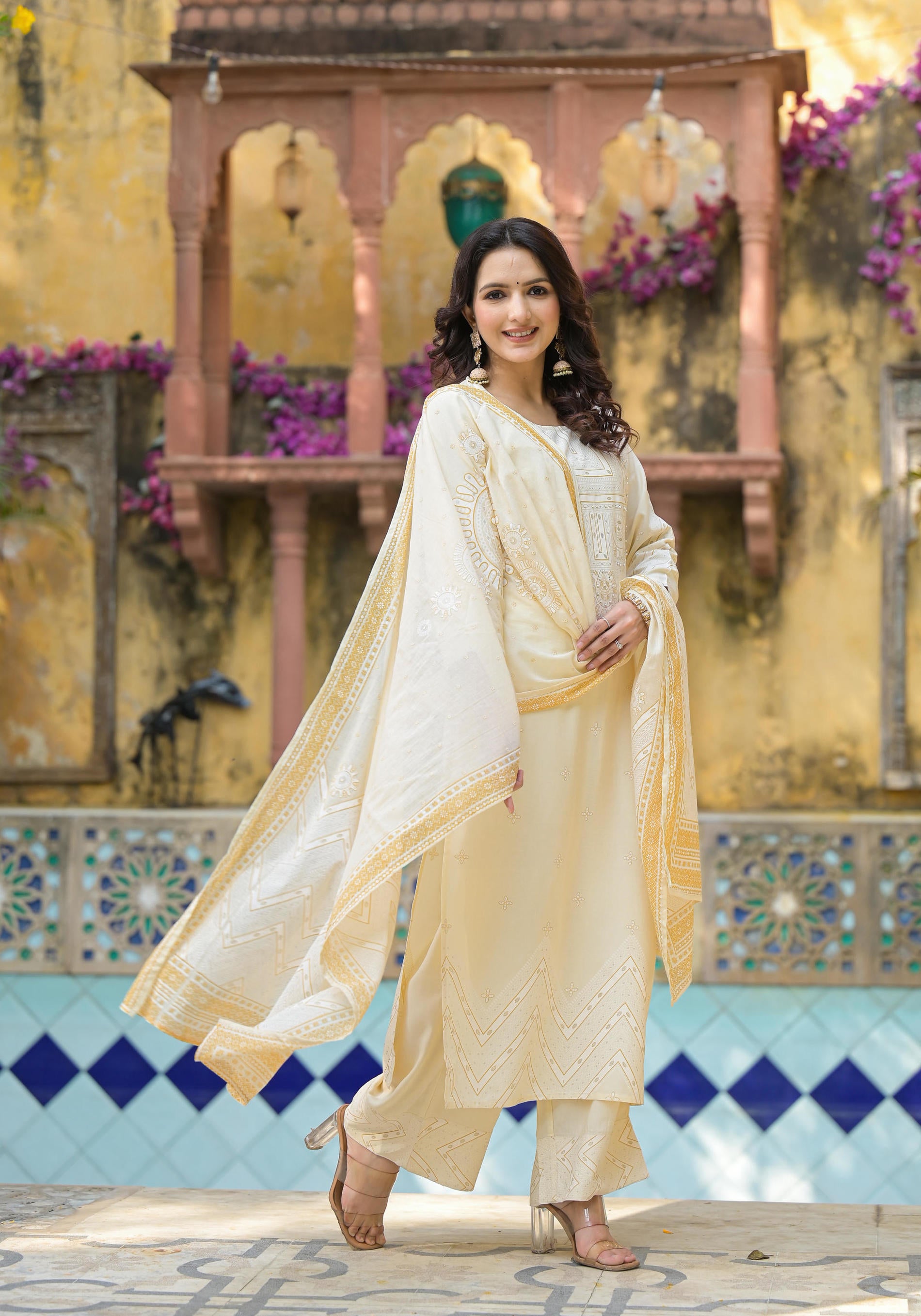 Women White Printed  Kurta Pant Dupatta