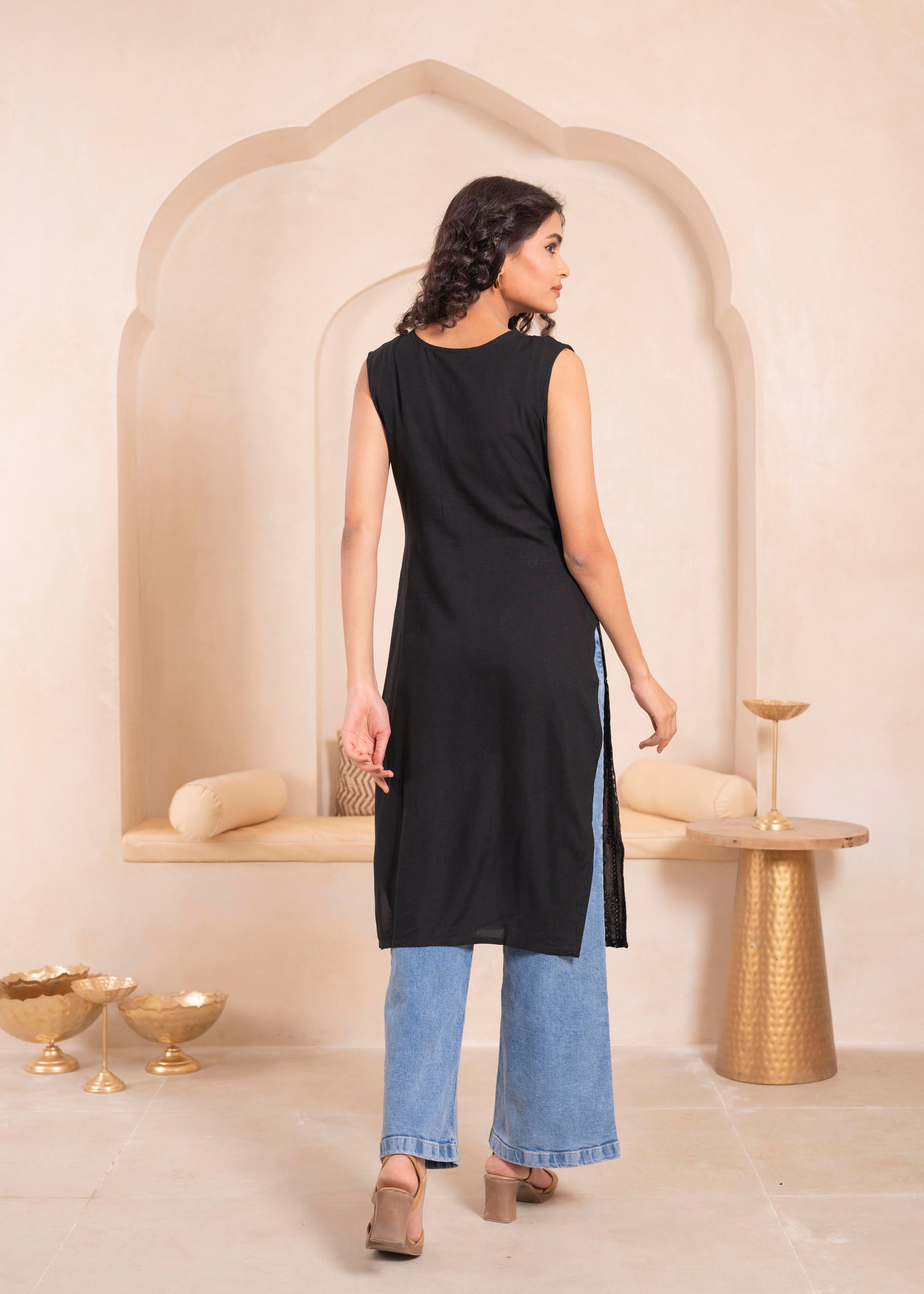 Black Geometric Embroidered Viscose Kurta with Mirror & Thread Work