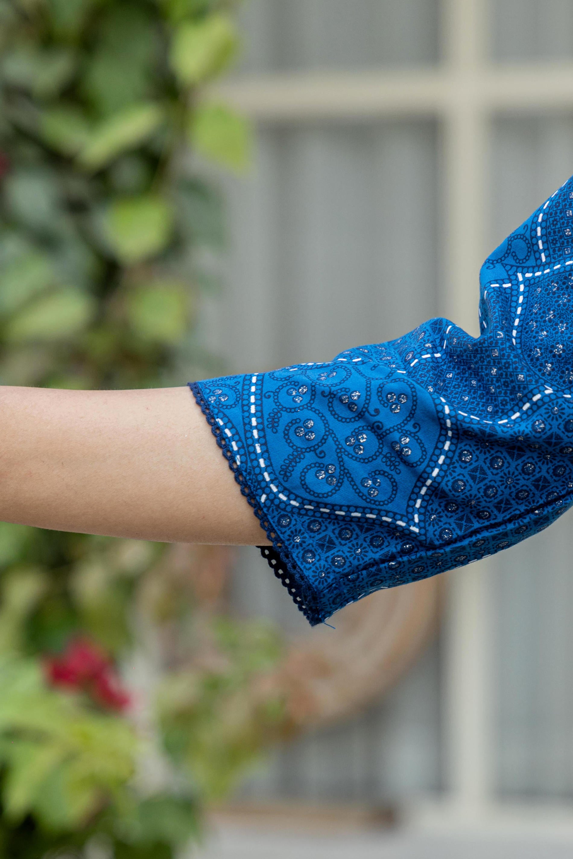 Women Blue Print With Embroidered Kurta