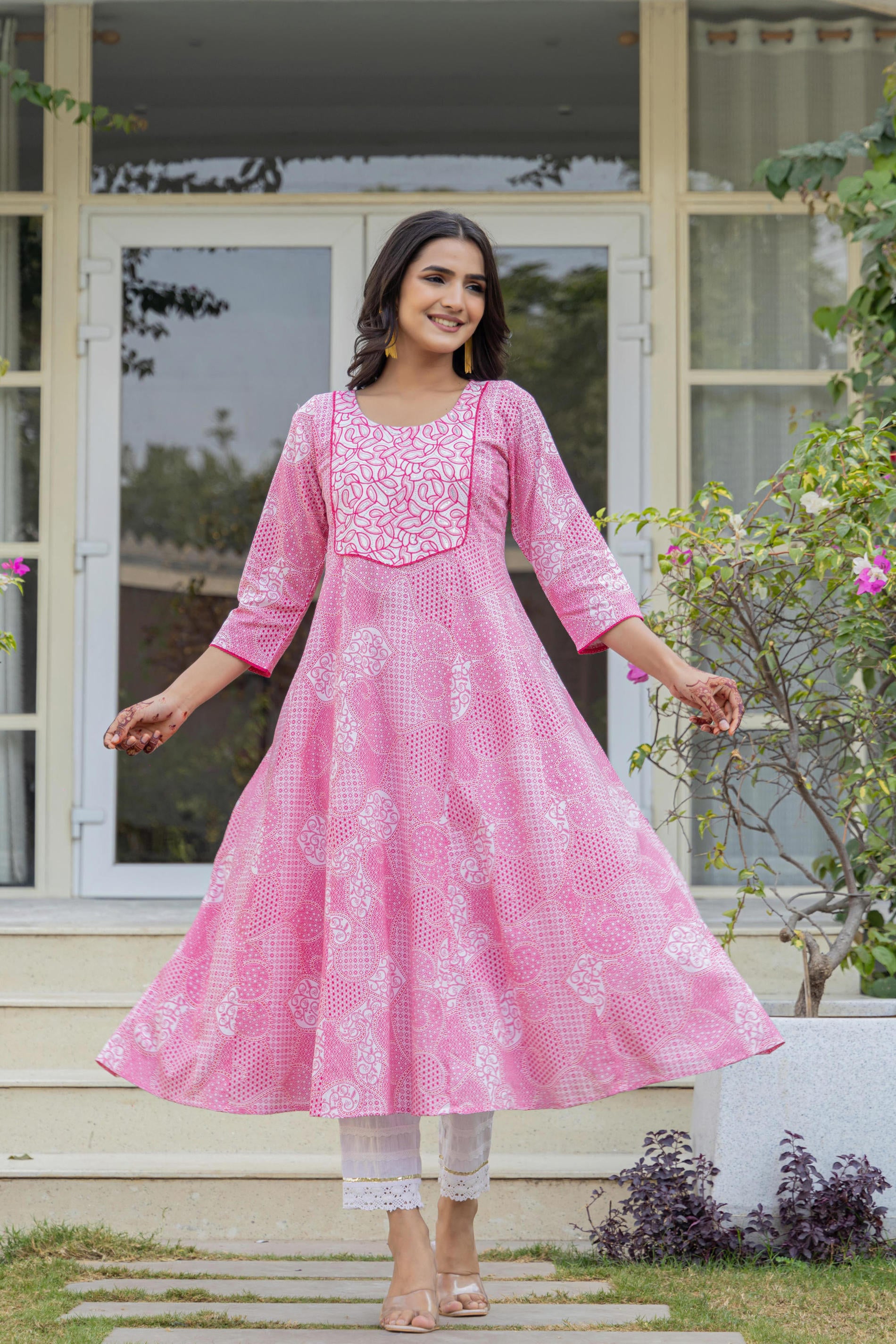 Women Pink Print With Embroidered Kurta