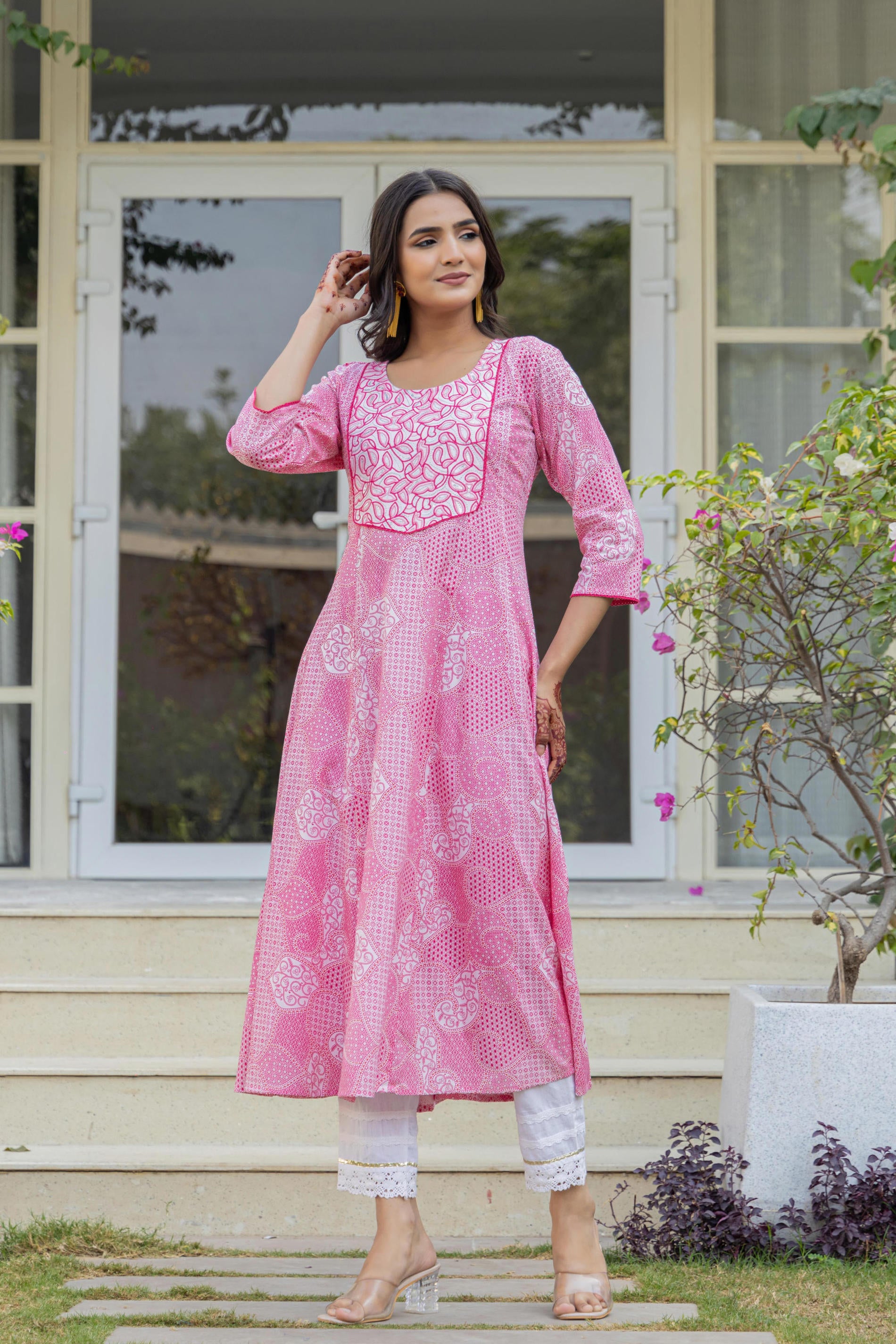 Women Pink Print With Embroidered Kurta