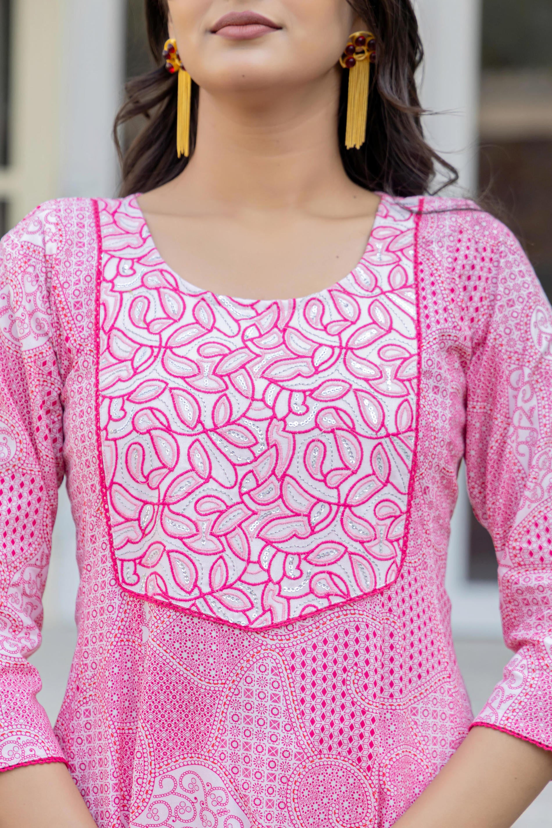 Women Pink Print With Embroidered Kurta