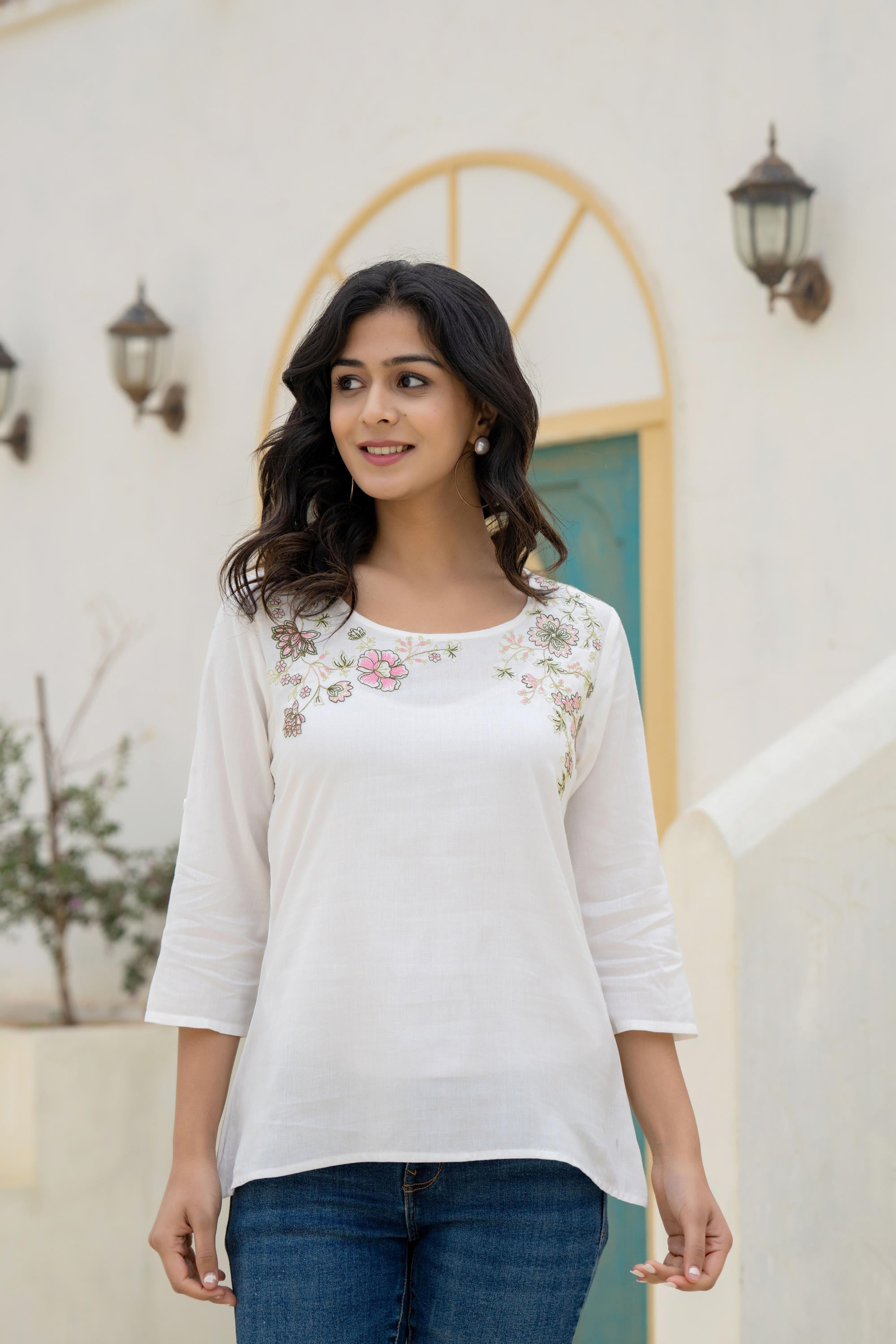 White Solid Viscose Tunic With Thread Work | DesiQlo