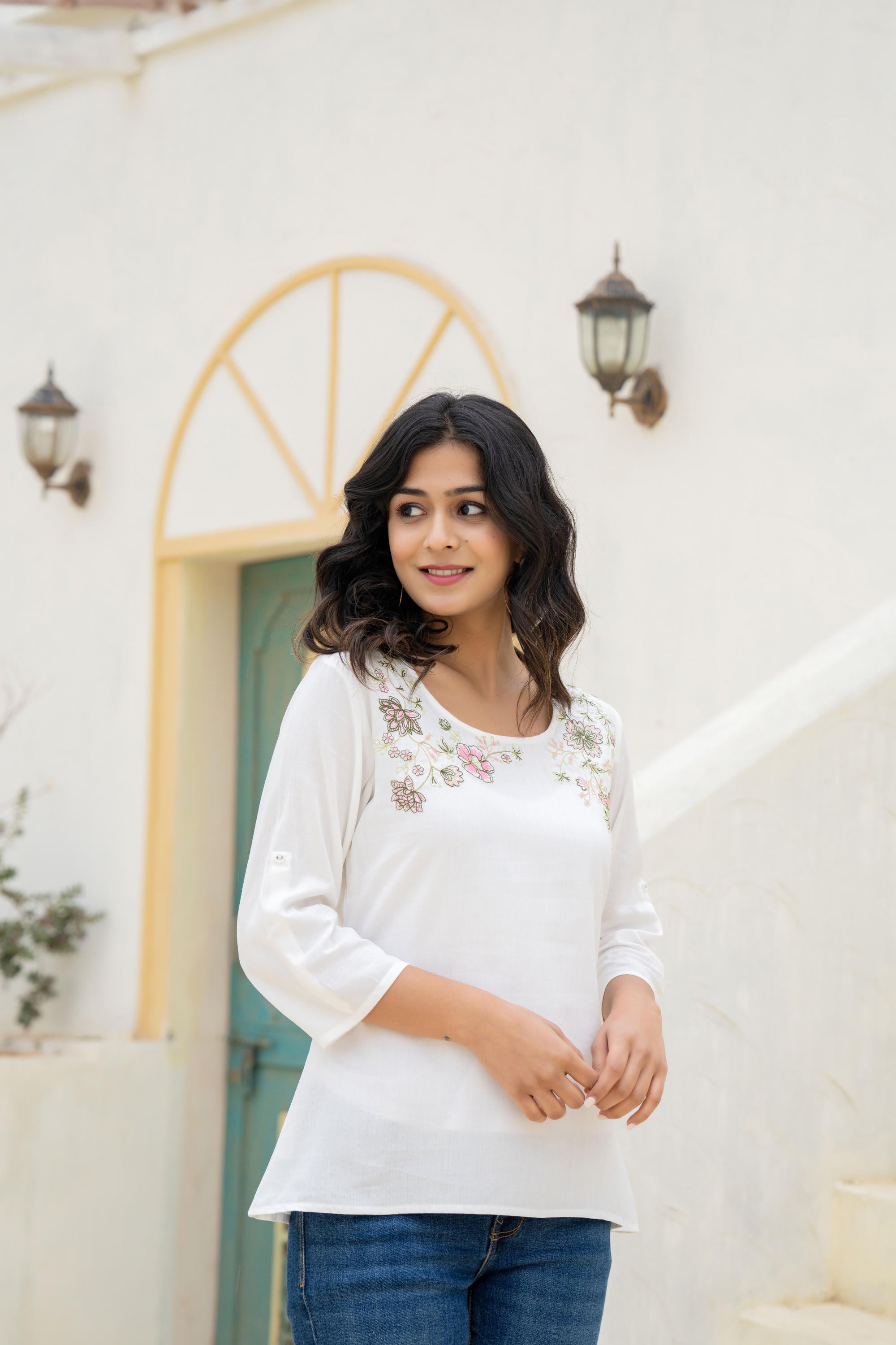 White Solid Viscose Tunic With Thread Work | DesiQlo