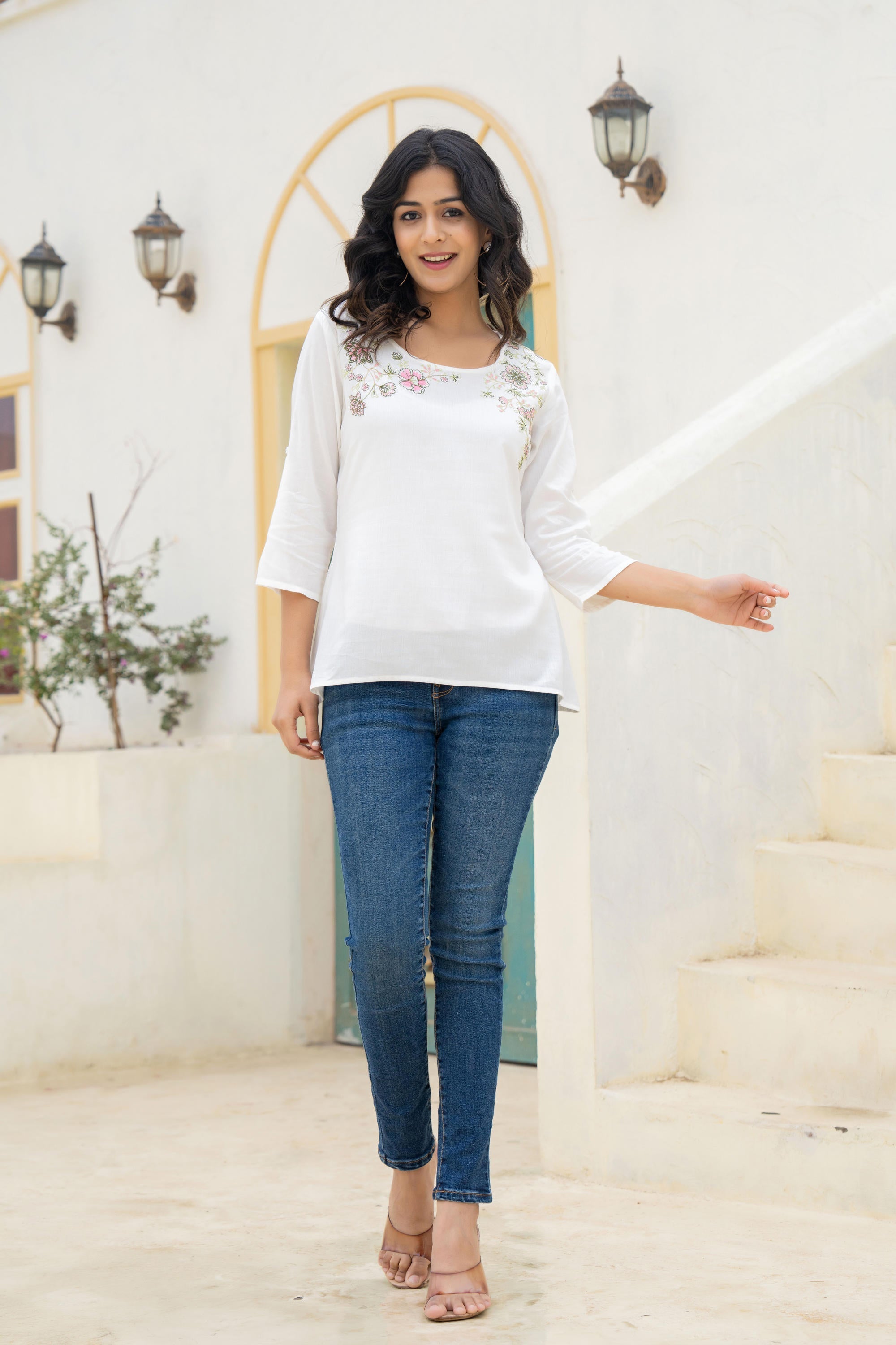 White Solid Viscose Tunic With Thread Work | DesiQlo
