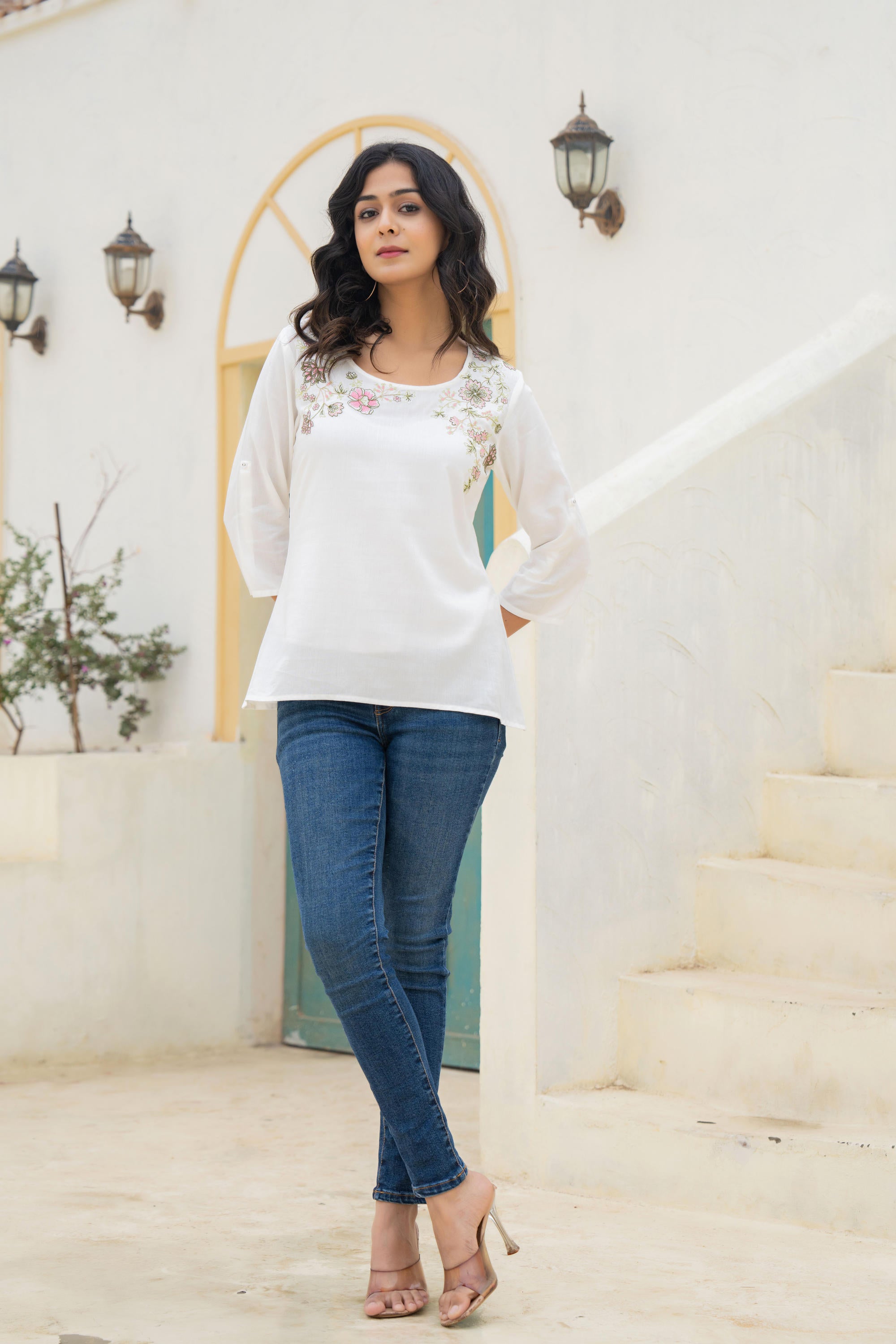 White Solid Viscose Tunic With Thread Work | DesiQlo