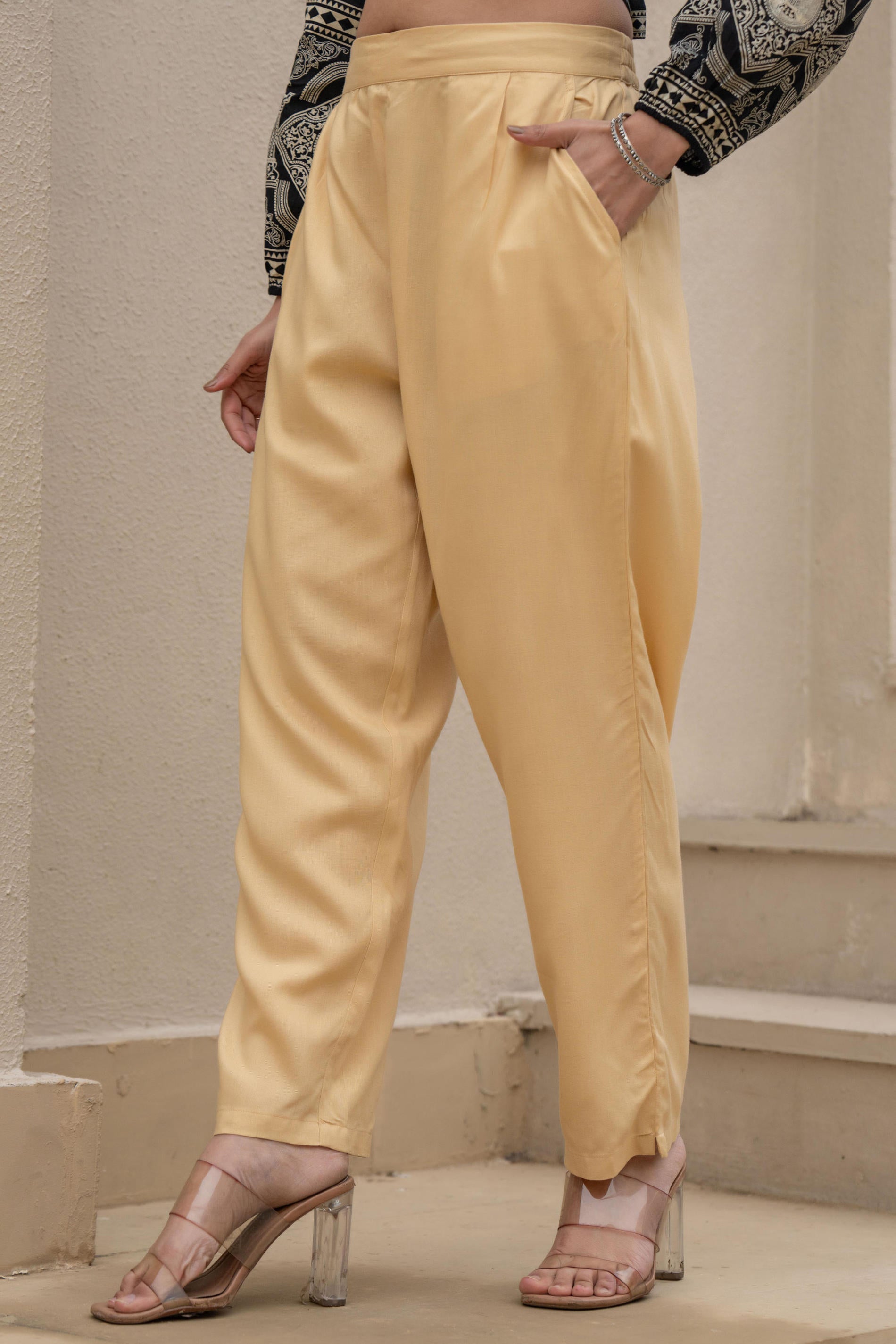 Women Gold Viscose Solid Straight Pant