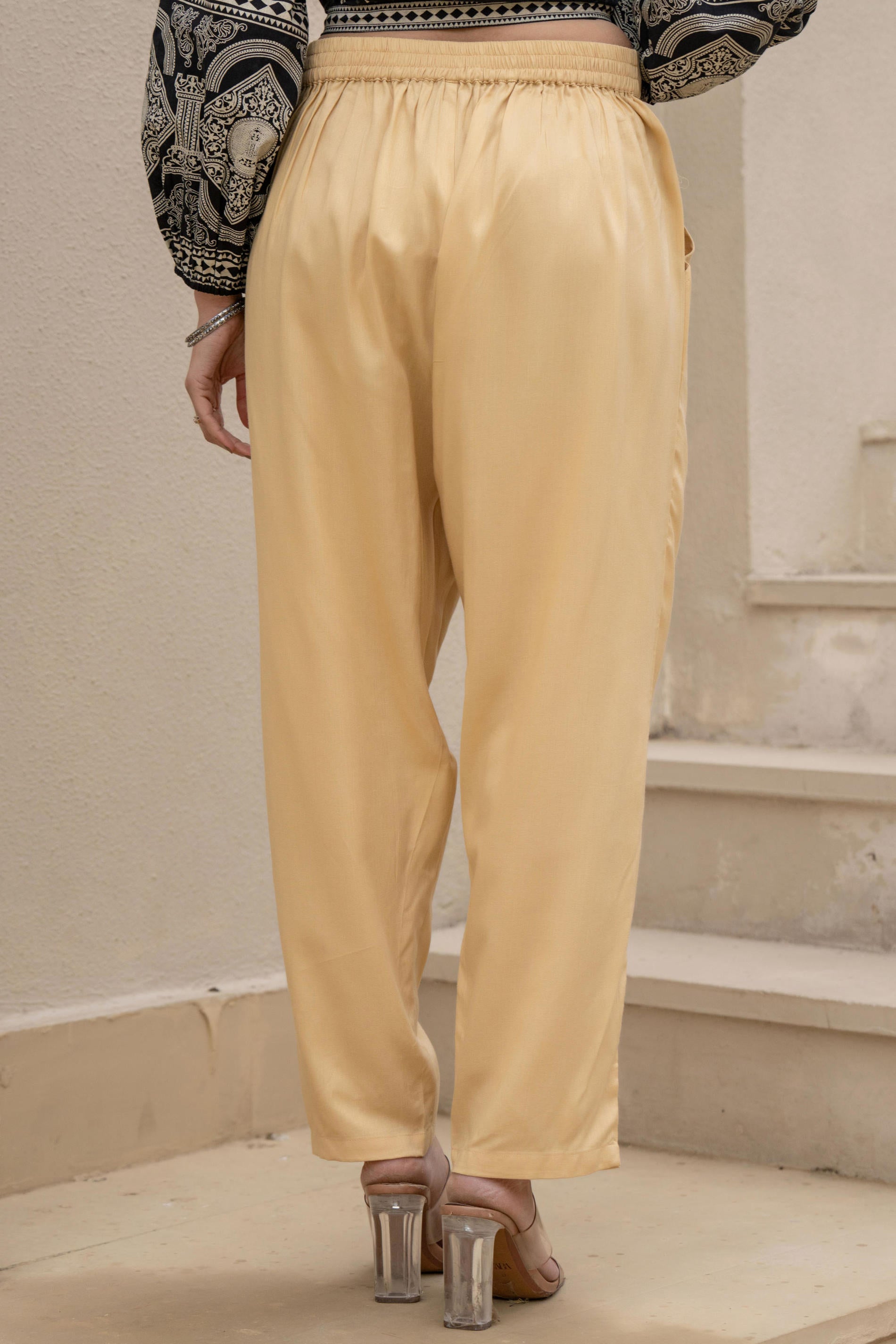 Women Gold Viscose Solid Straight Pant