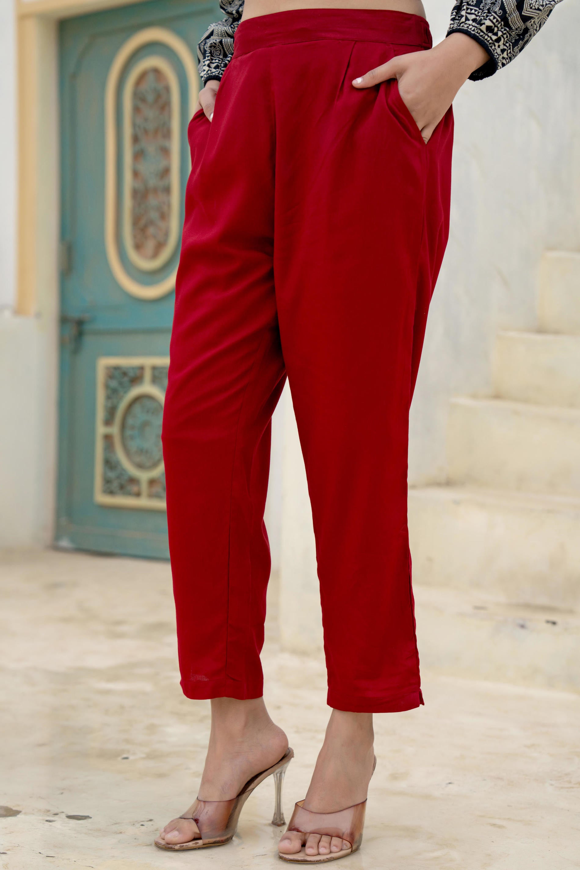 Women Maroon Viscose Solid Straight Pant