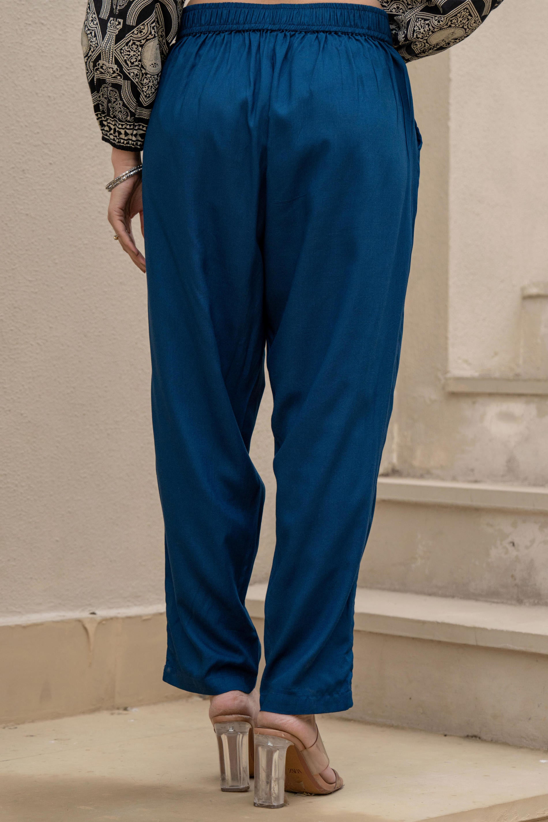 Women Navy Viscose Solid Straight Pant