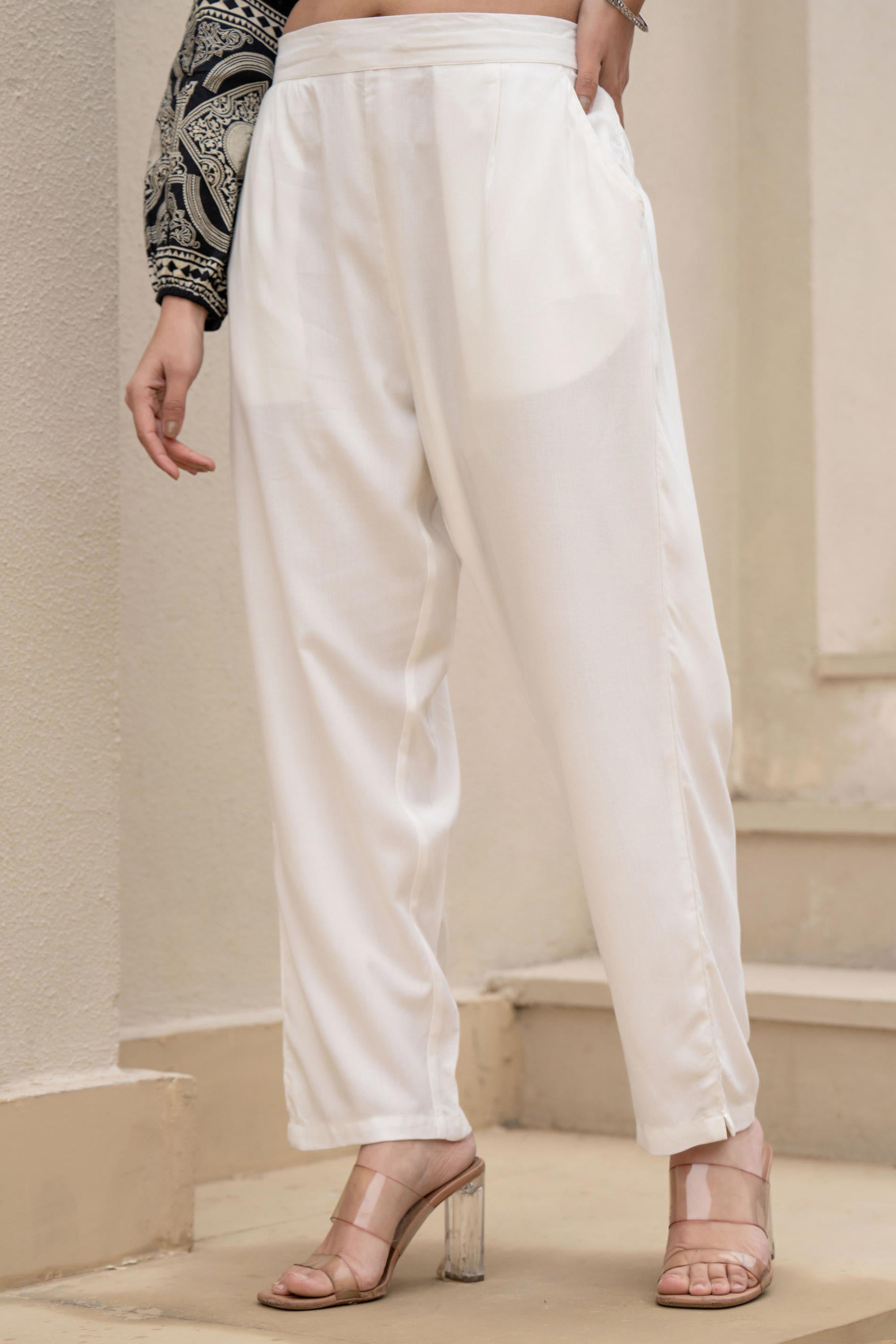 Women White Viscose Solid Straight Pant