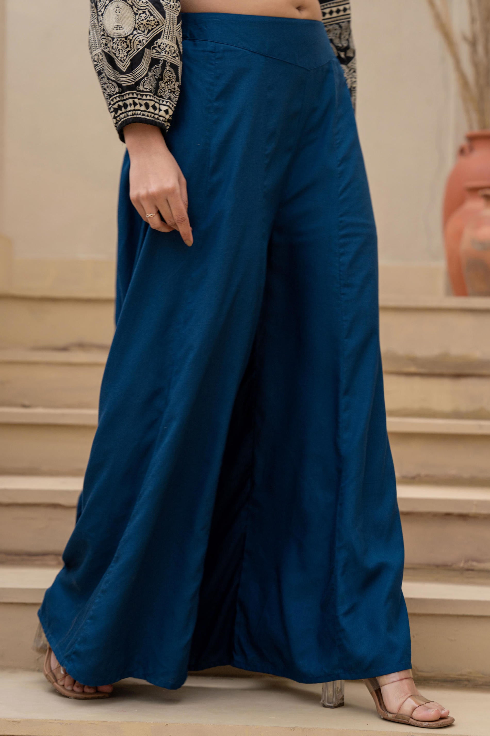 Women Navy Viscose Solid Flared Palazzo