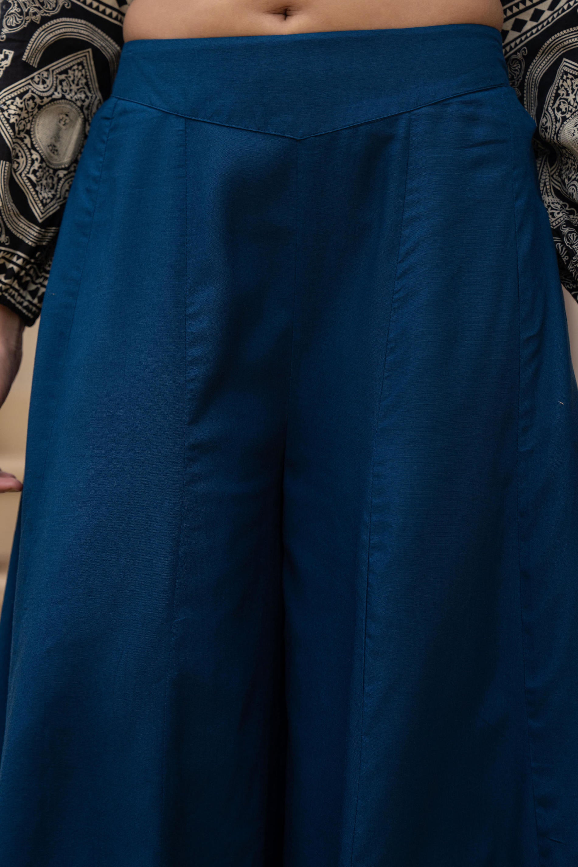 Women Navy Viscose Solid Flared Palazzo