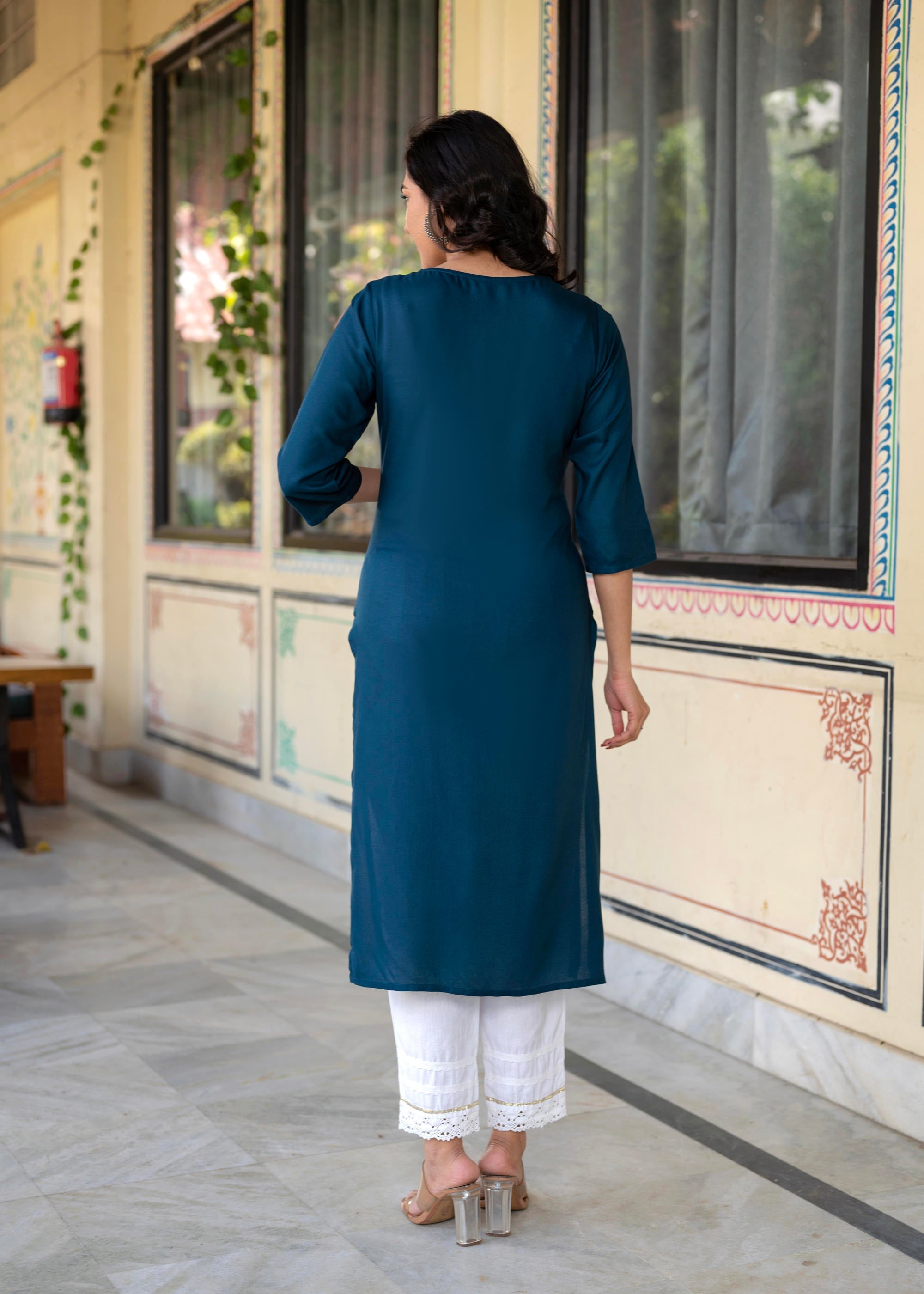 Blue Viscose Geometric Printed Kurta with Ethnic Motifs & Thread Work 