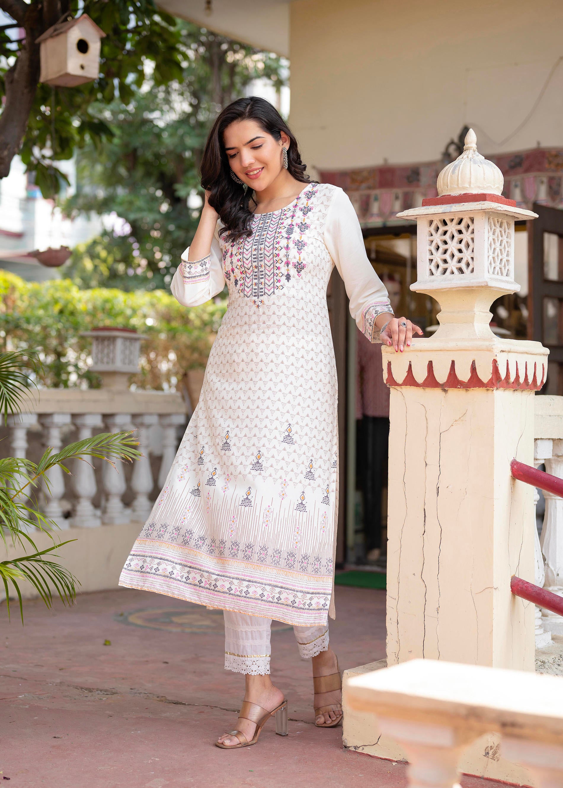 Women Offwhite Printed With Embroidered Straight Kurta