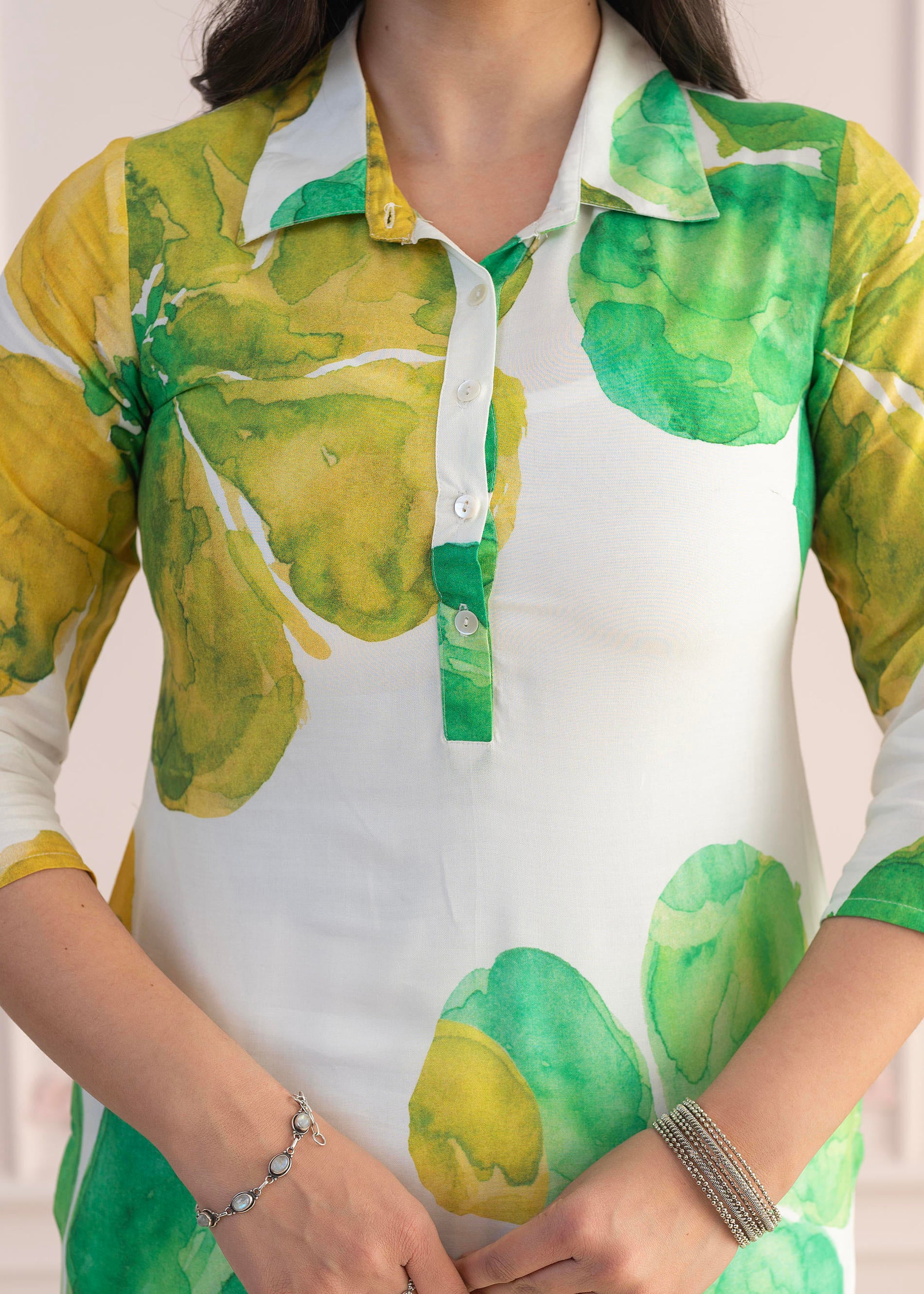 Green Floral Printed Viscose Kurta with Button Closure